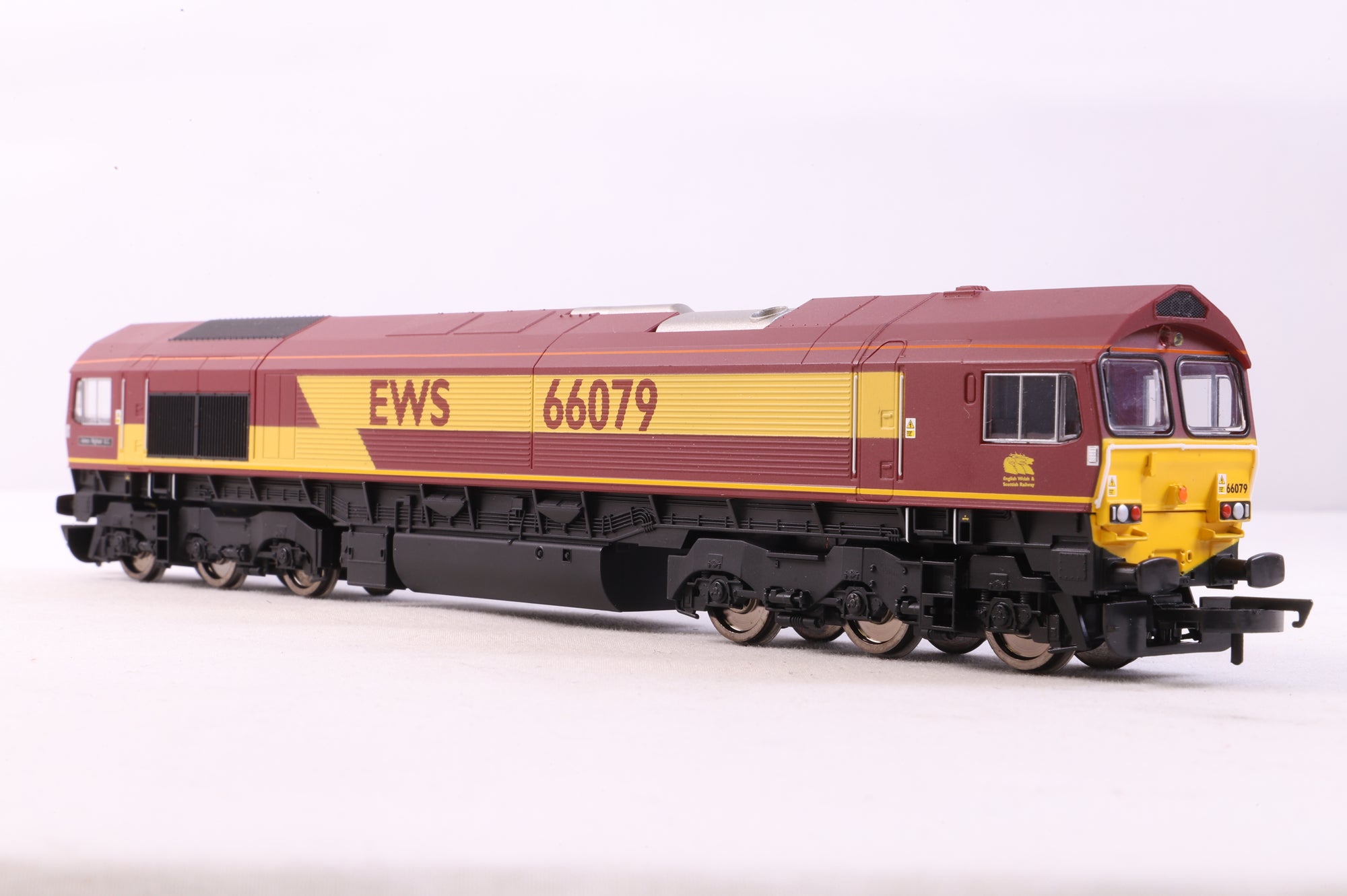 Hornby OO R3487 Class 66 '66079' 'James Nightall GC' EWS DCC Fitted