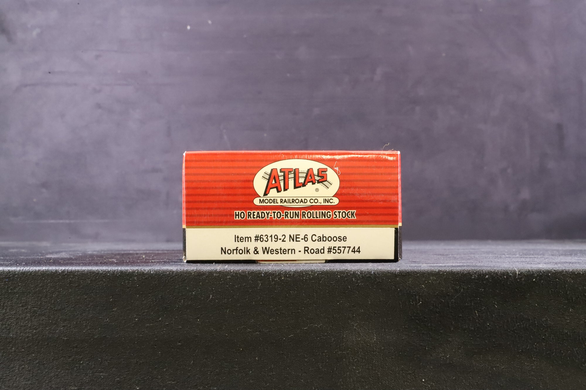 Atlas HO 6319-2 NNE-6 Caboose No. 557744 in Norfolk and Western Livery