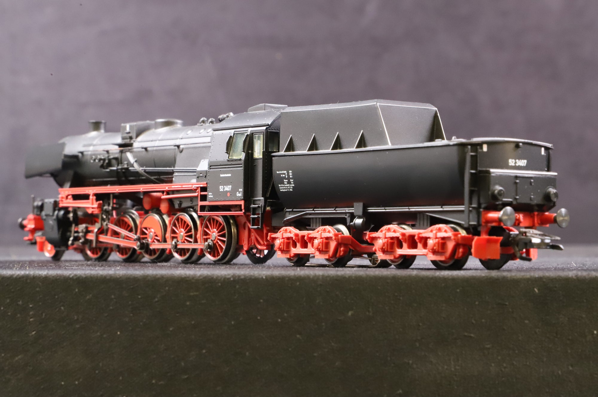 Marklin HO 37151 BR 52 523407 in DB Black/Red - UNTESTED