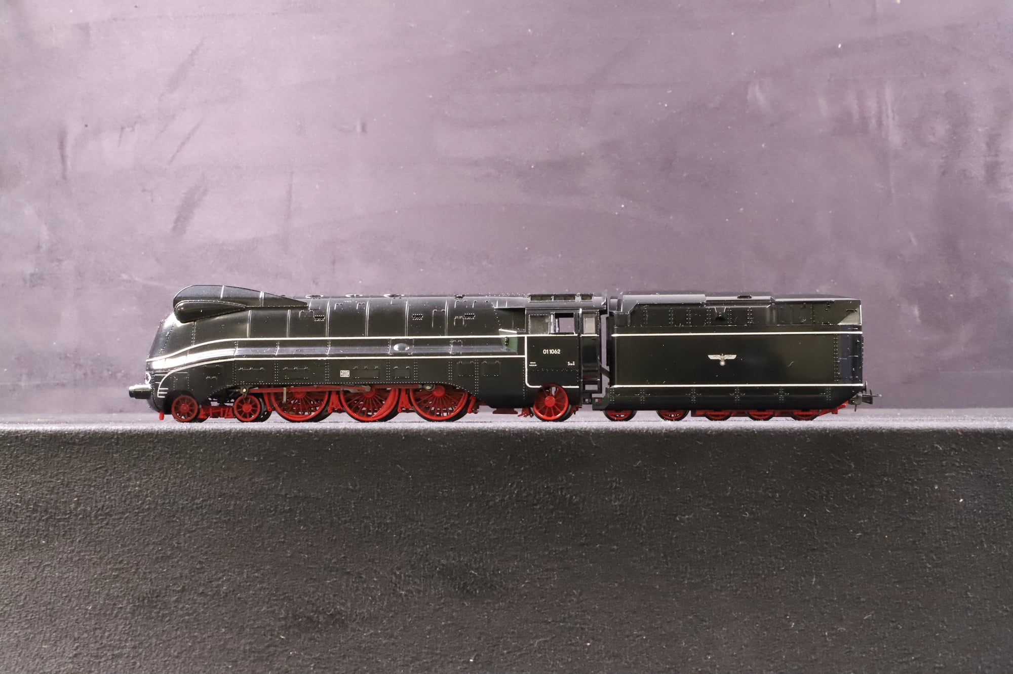 Liliput HO L111103 Streamlined BR 01 1062 4-6-2 DRG