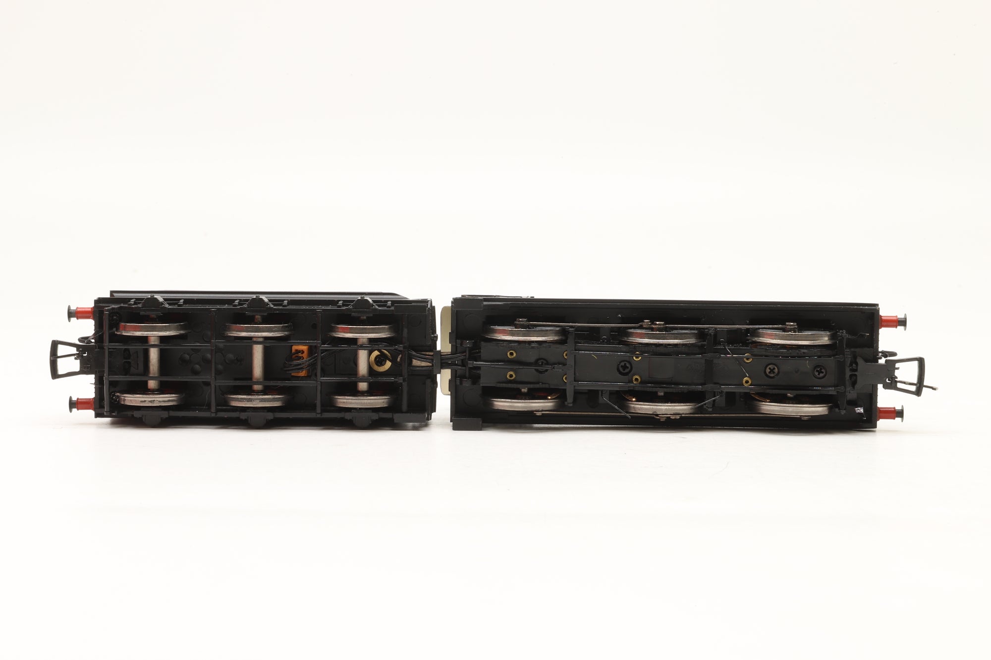 Bachmann OO 31-625Z Class 3F No. 43586 BR Black Late Crest KWVR Exclusive