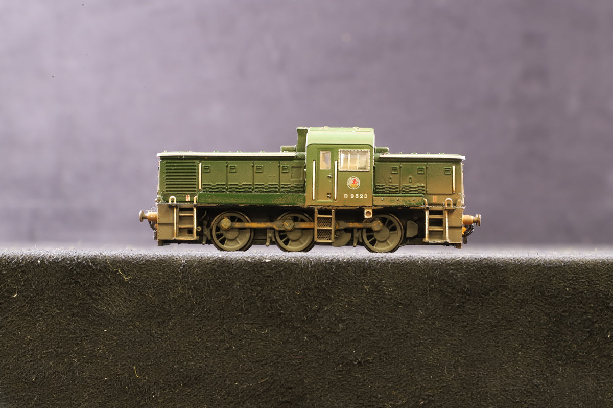 Graham Farish N 372-951 Class 14 Diesel &#39;D9523&#39; BR Green Wasp Stripes Weathered