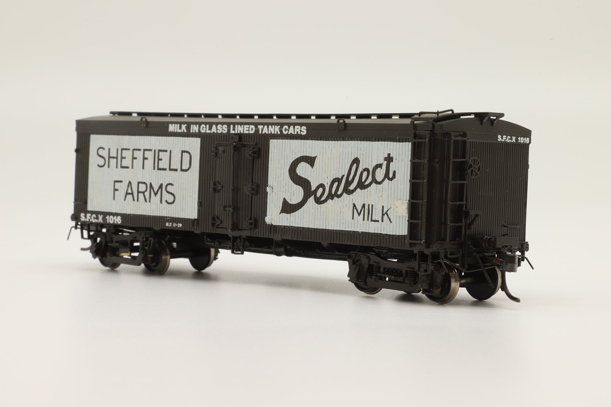 Iron Horse Models HO Brass 41' Pfaudler Wood Sheathed Milk Tank Car 'Sheffield Farms' 'Sealect Milk'