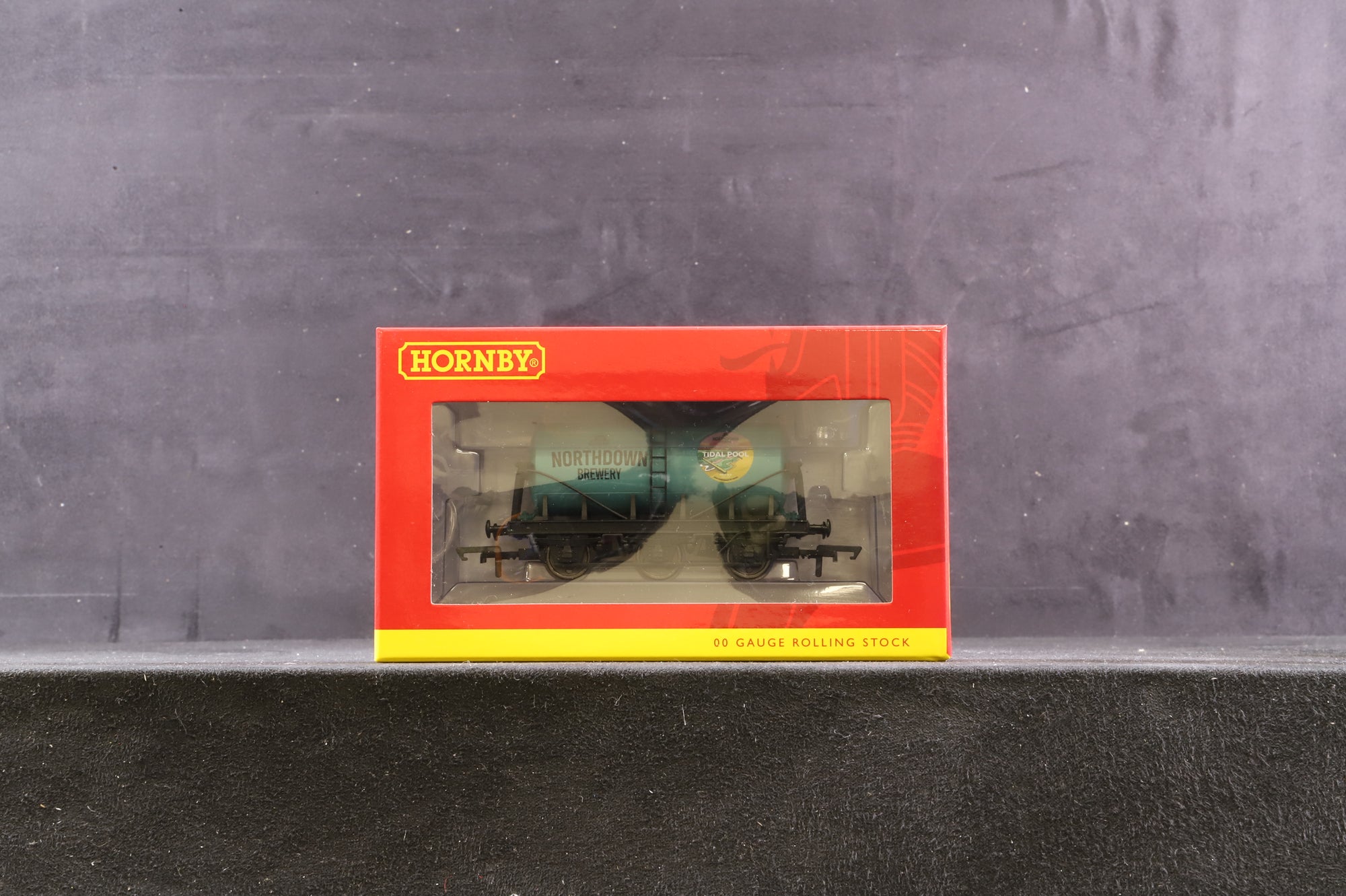 Hornby OO Rake Of 4 Beer Tankers Inc. R60308, R60307, R30282 & R60283