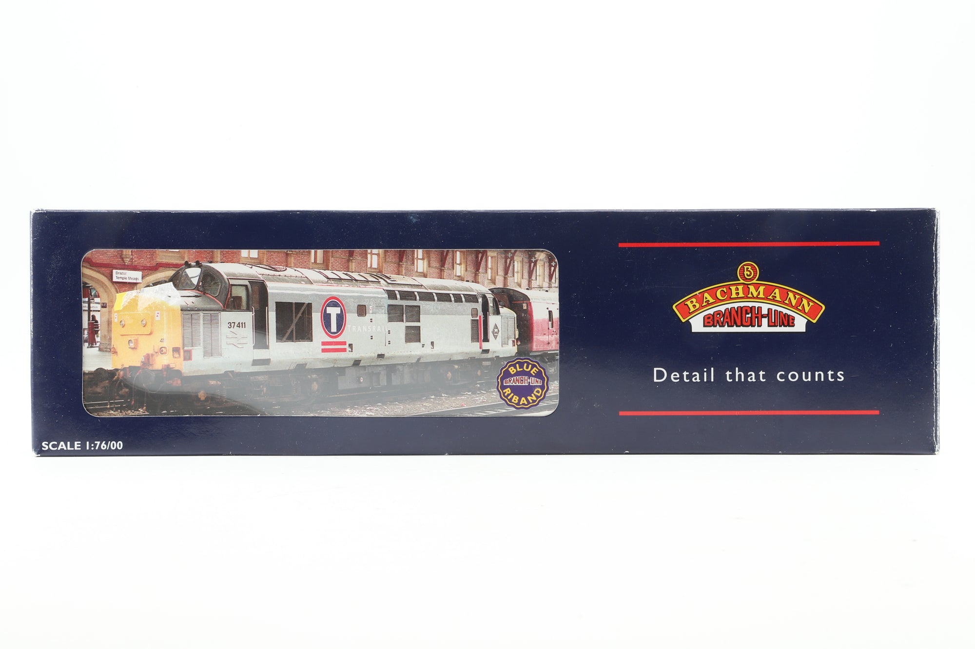 Bachmann OO 32-380 Class 37/5 37671 'Tre Pol & Pen' in BR Railfreight Distribution