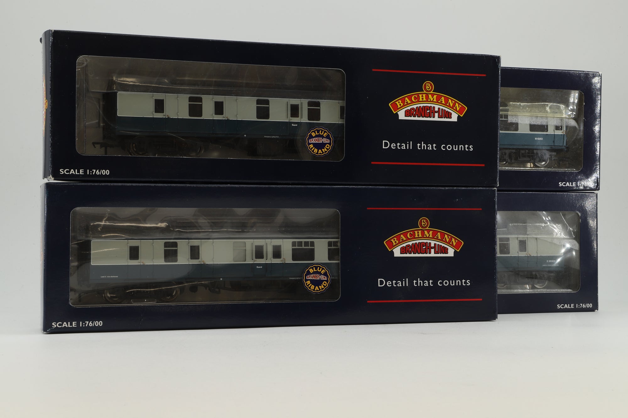 Bachmann OO Rake Of 4 BR Mk1 Coaches Blue & Grey Inc. 39-075B, 39-075, 39-175 & 39-050D