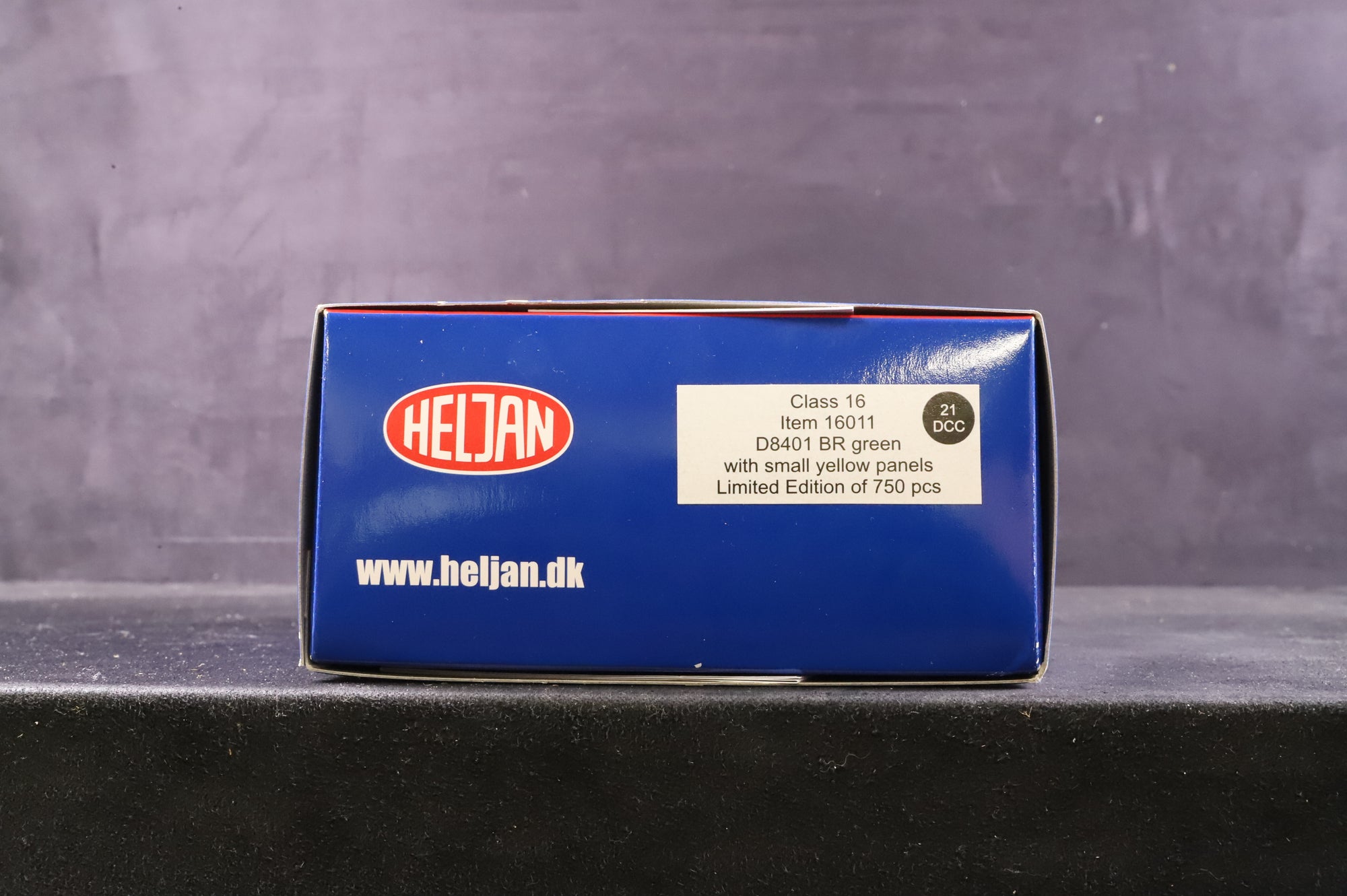 Heljan OO 1601 Class 16 'D8401' BR Green with Small Yellow Panels.