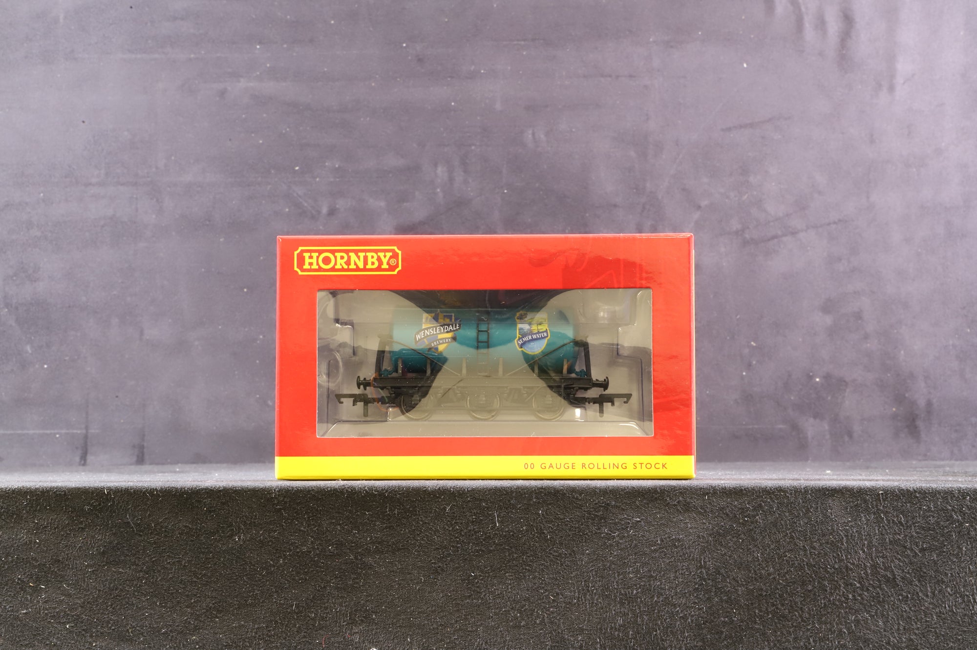 Hornby OO Rake Of 4 Beer Tankers Inc. R60308, R60307, R30282 & R60283