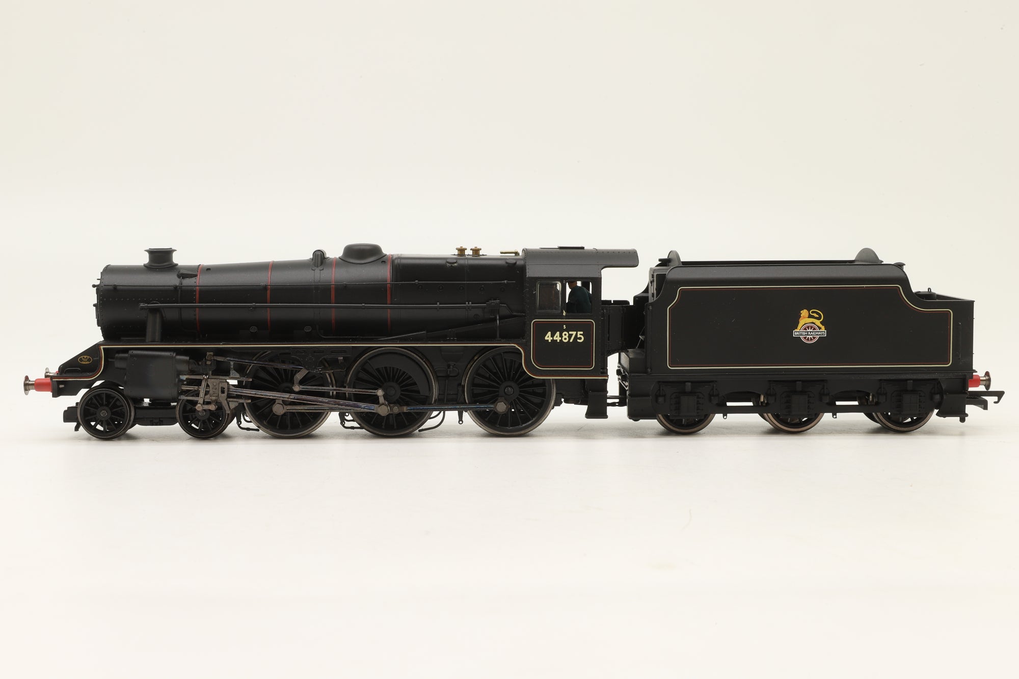Hornby OO R2804XS 'Black 5' 44875 in BR Black w/ Early Crests – DCC Sound