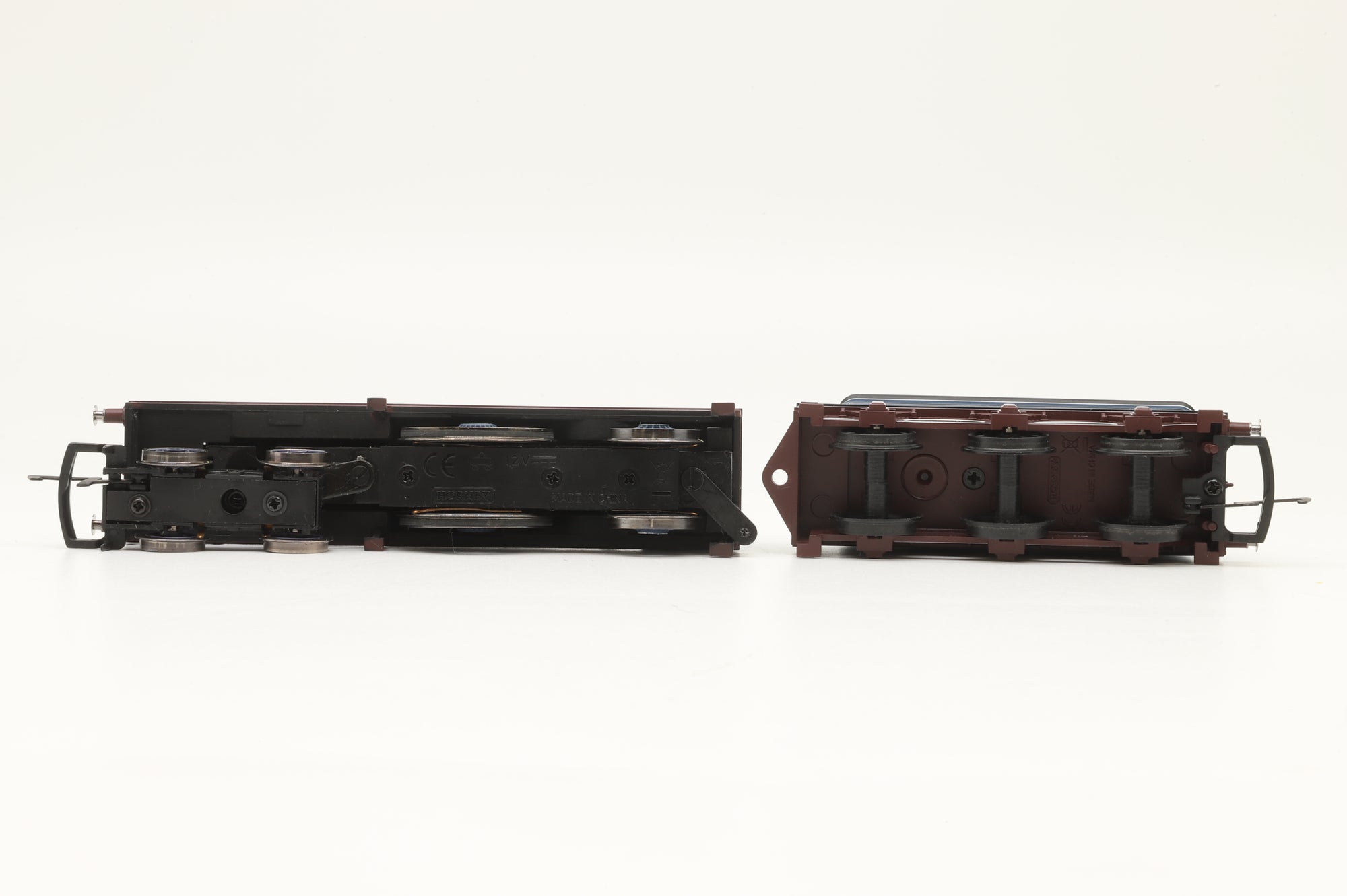 Hornby OO R2610 The Caledonian Train Pack