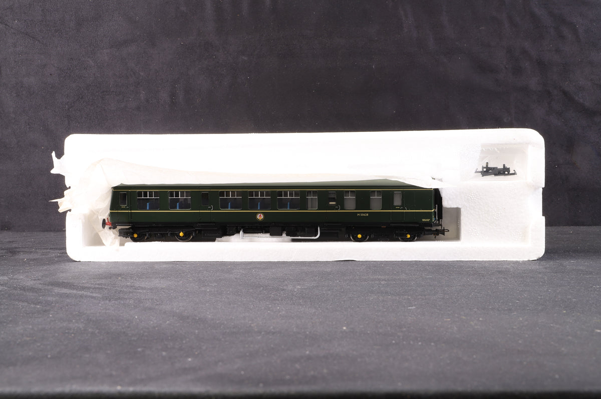Bachmann OO 32-900 Class 108 DMU 2 Car BR Green with Speed Whiskers