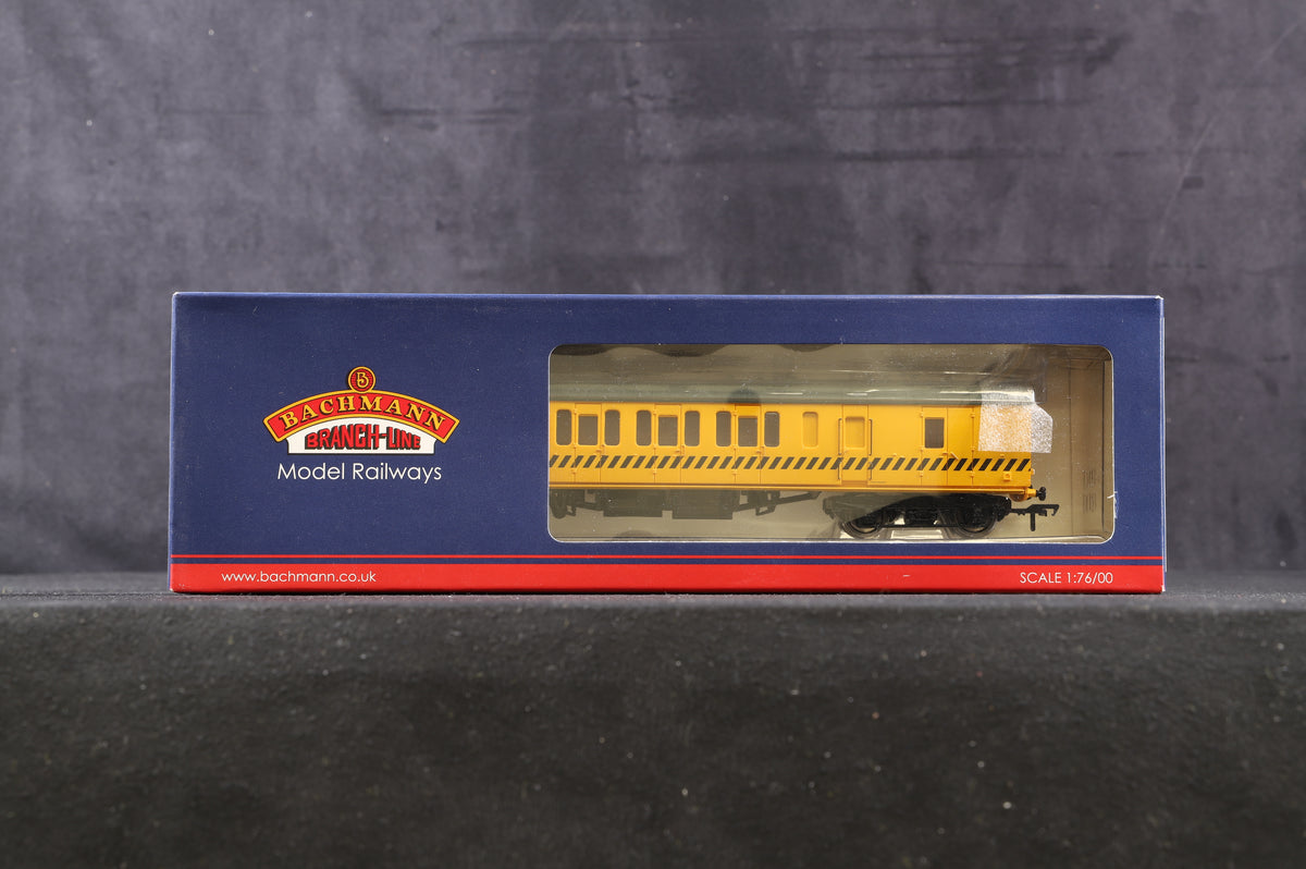 Bachmann OO 39-554Z Mk1 CCT Parcels Van in BR engineers yellow and 34-625Z QQV BTU Tool van in Engineers Re-railing Yellow livery, Number ADB963952