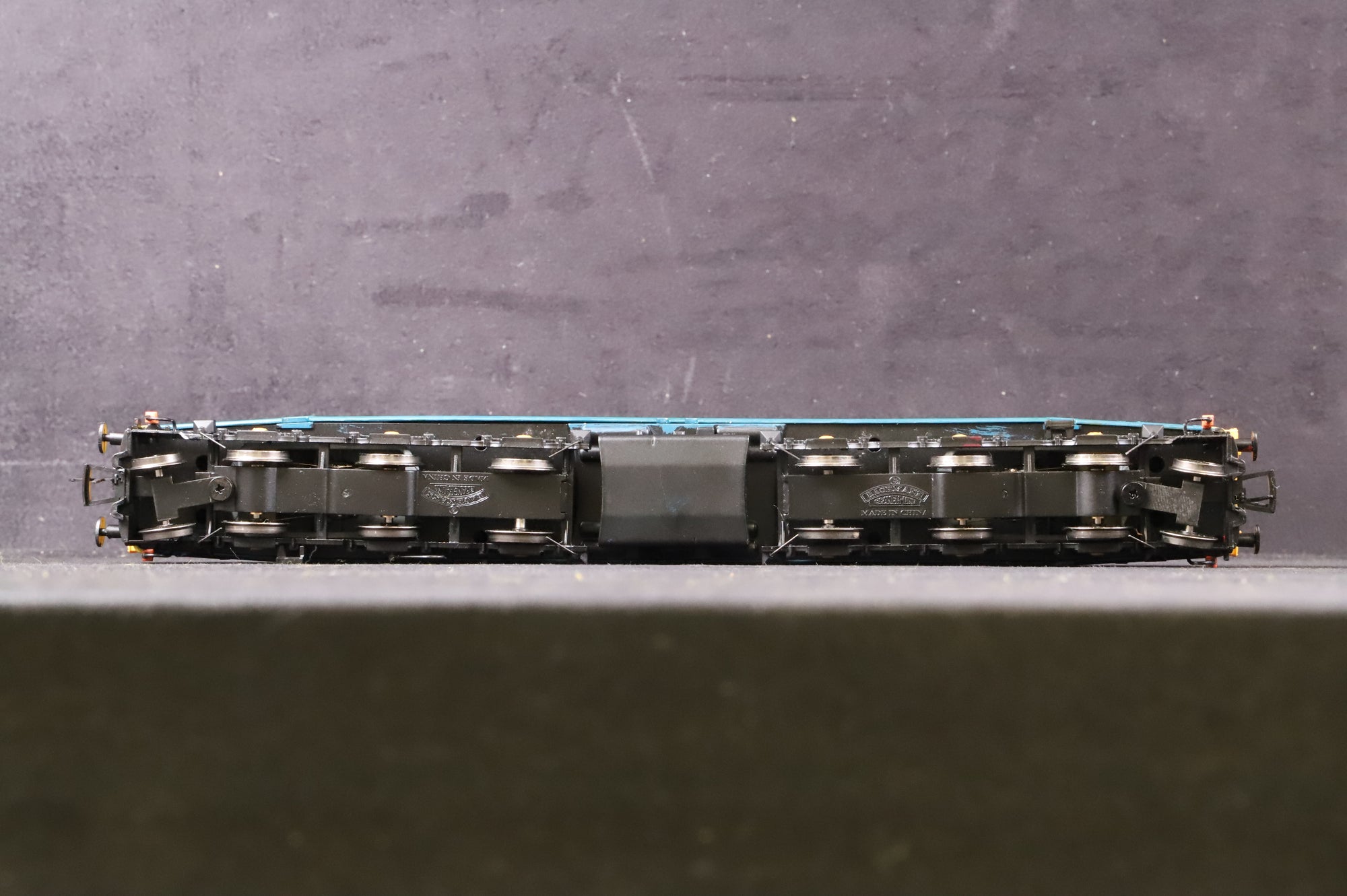 WORKSHOP Bachmann OO Class 40 40139 in BR Blue