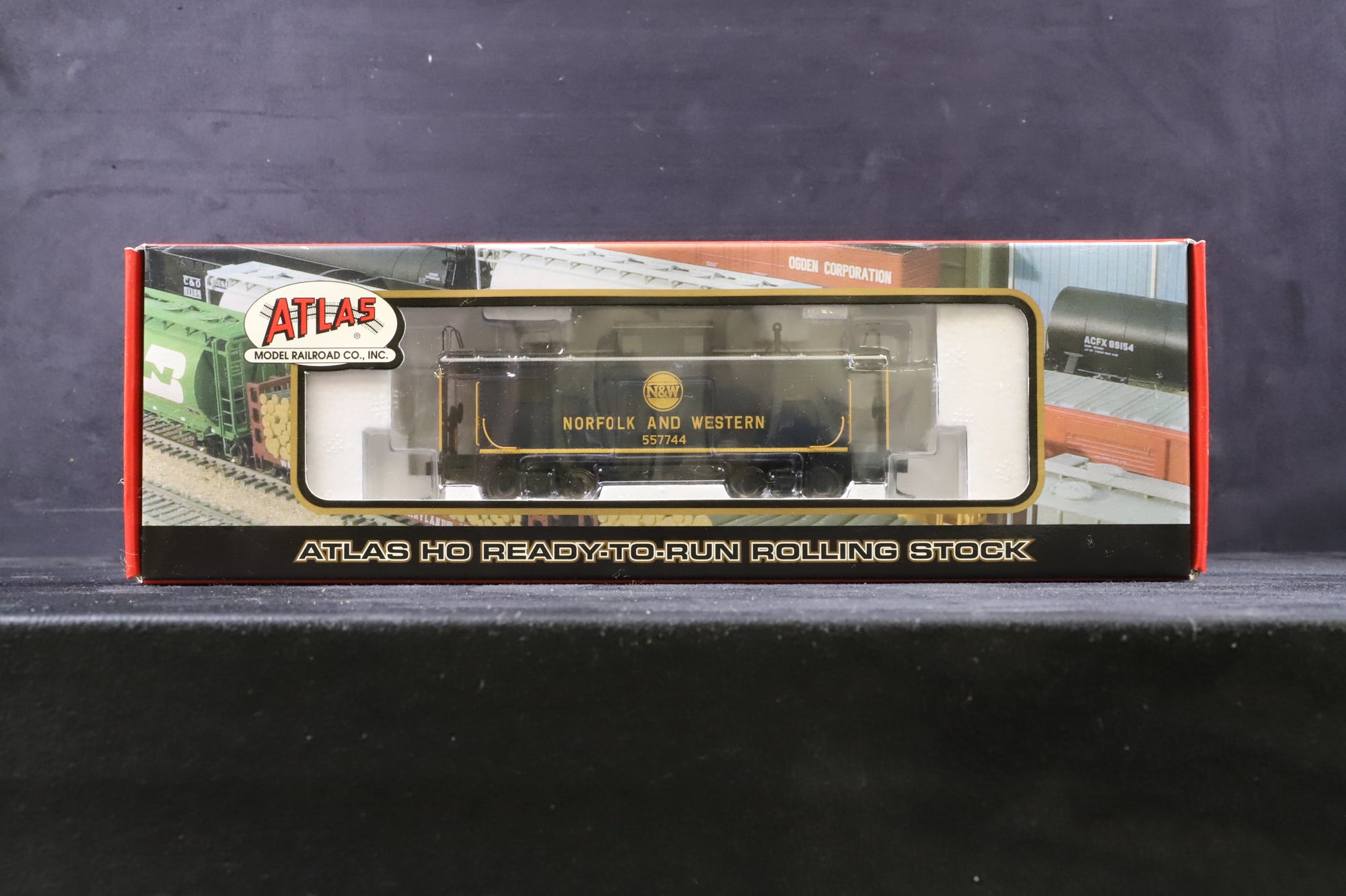 Atlas HO 6319-2 NNE-6 Caboose No. 557744 in Norfolk and Western Livery