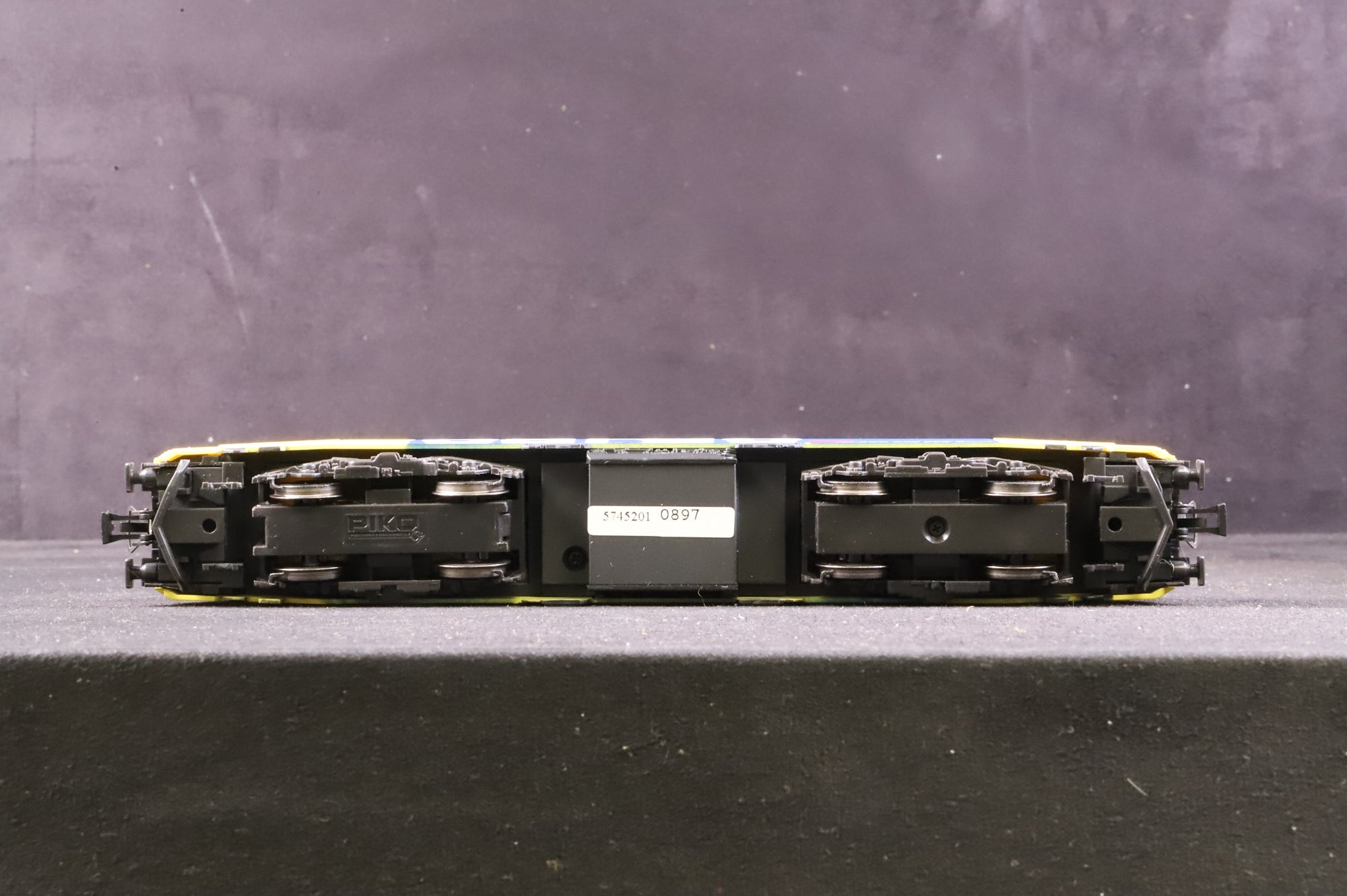 Piko HO 57452 Electric Locomotive Cargo ES64 F4-094