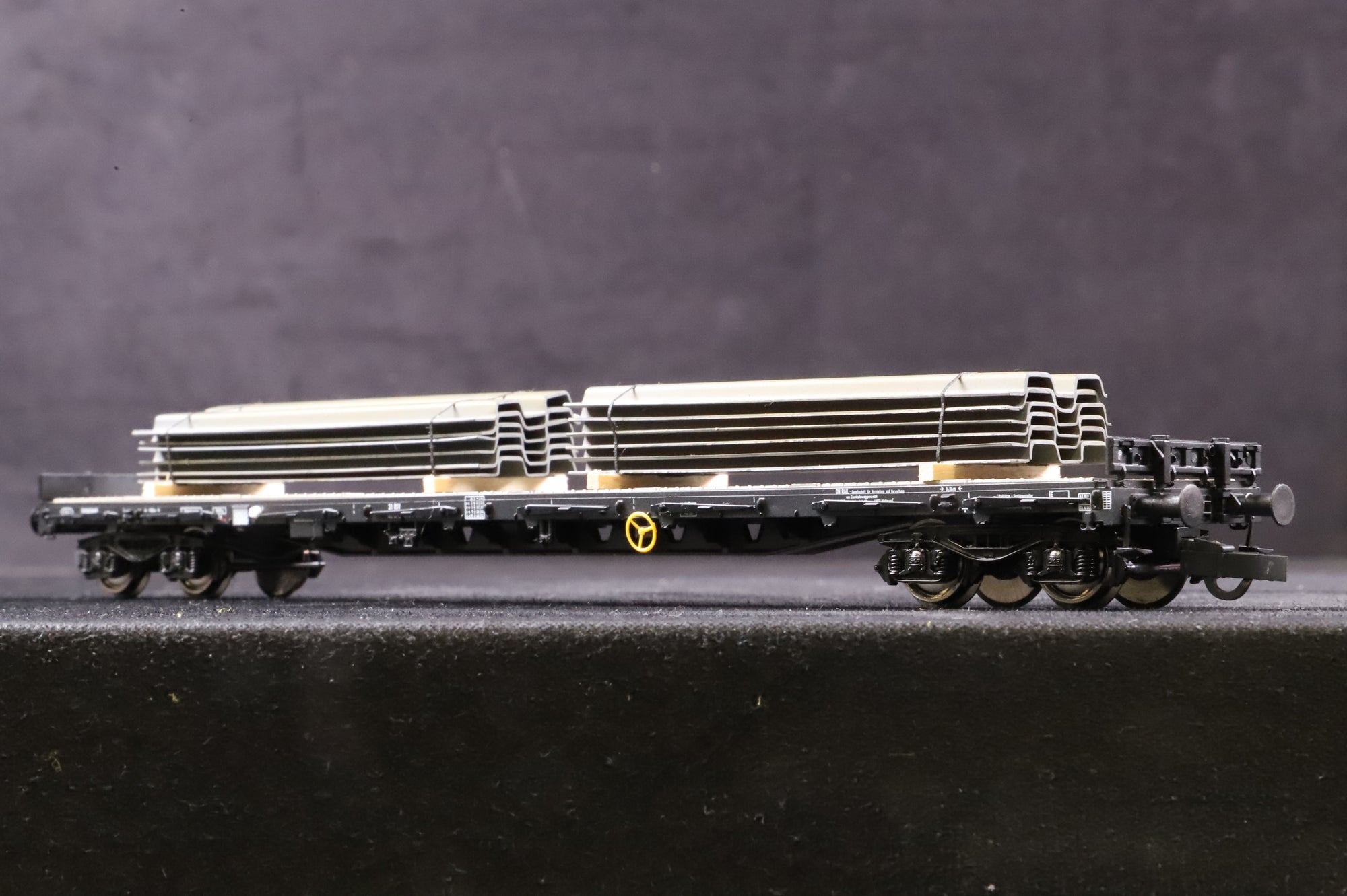 Roco HO Pair of CFL Flat Wagons, Incl. 47766 & 47688