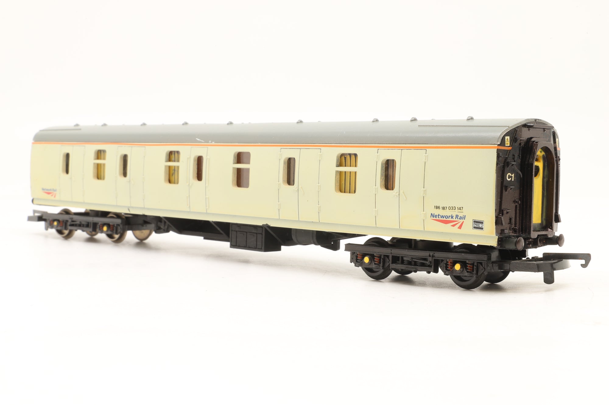 Custom OO Mk1 BG 186187033147 in Network Rail Livery