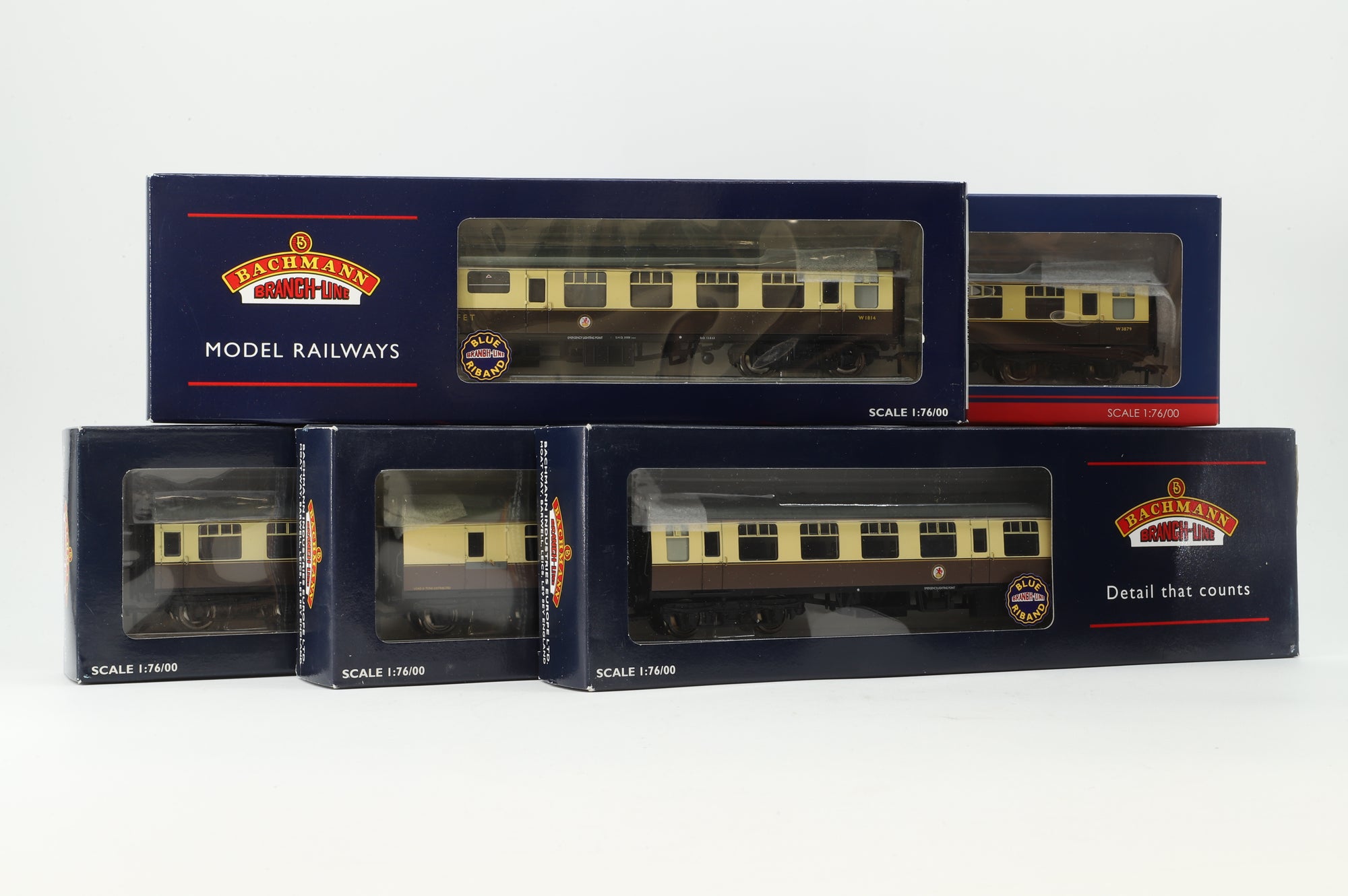 Bachmann OO Rake Of 5 BR Mk1 Chocolate & Cream Coaches Inc. 39-263, 39-054C, 39-054A, 39-079A & 39-029