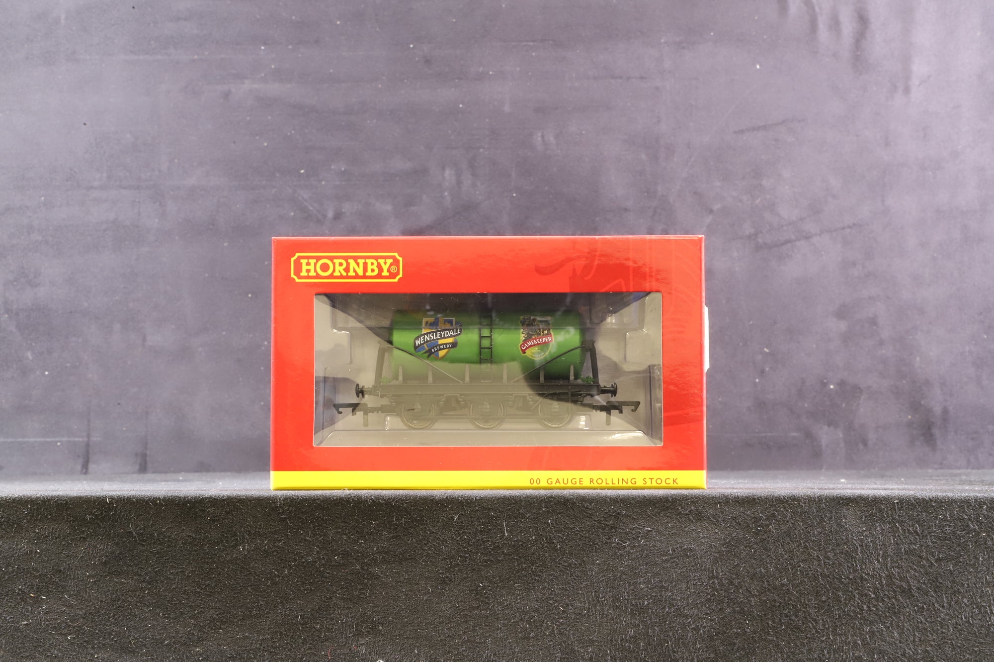 Hornby OO Rake Of 4 Beer Tankers Inc. R60308, R60307, R30282 & R60283