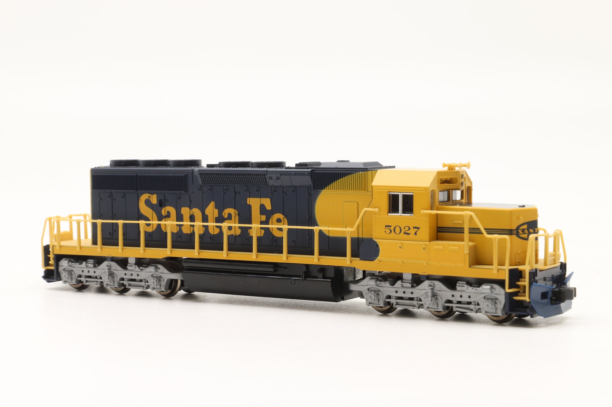 Kato N 1176-4908 SD40-2 'Snoot' 5027 in SF Livery
