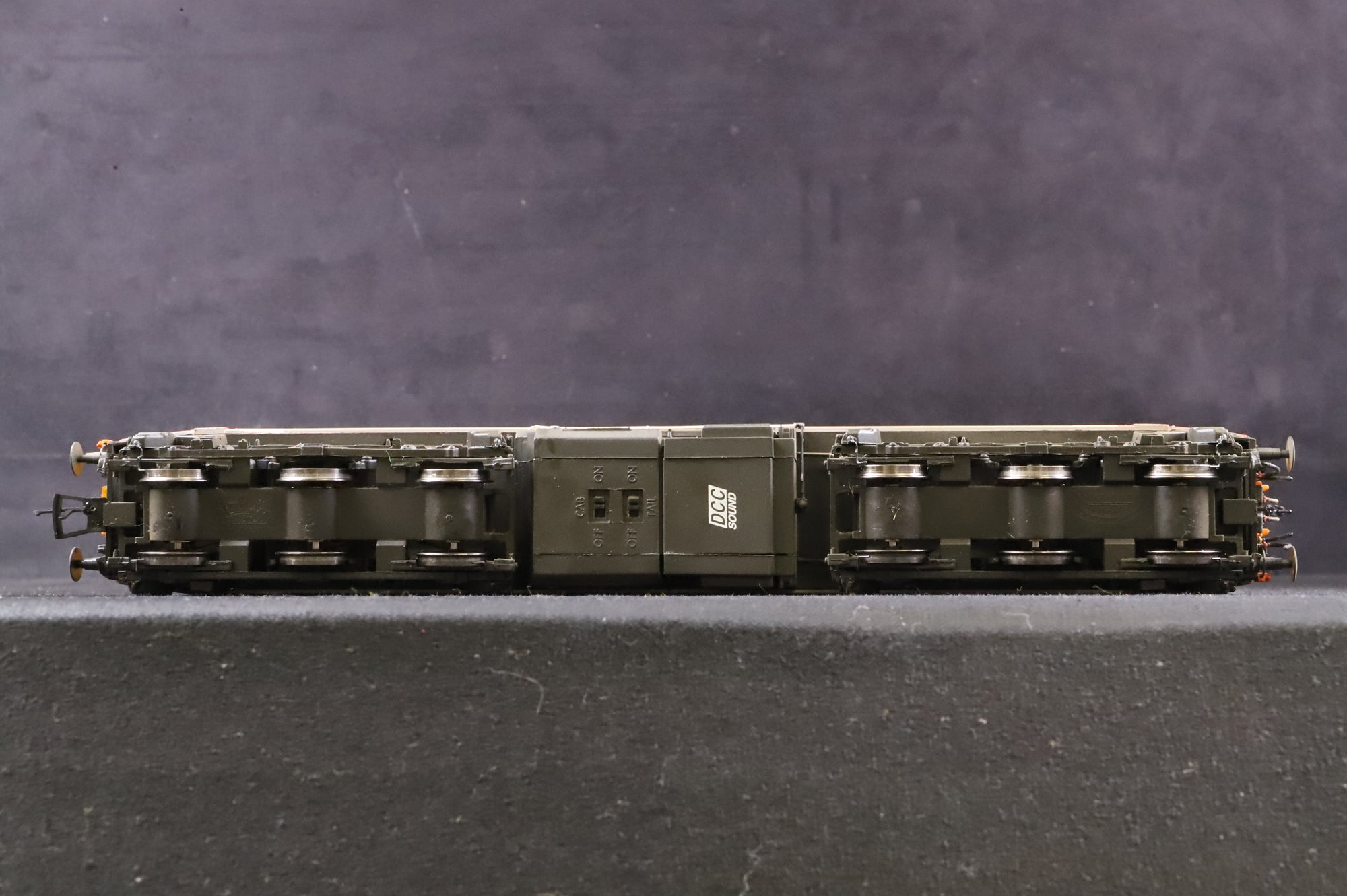 Bachmann OO 32-762DS Class 57/3 57312 'The Hood' in Virgin Livery - DCC Sound & Weathered