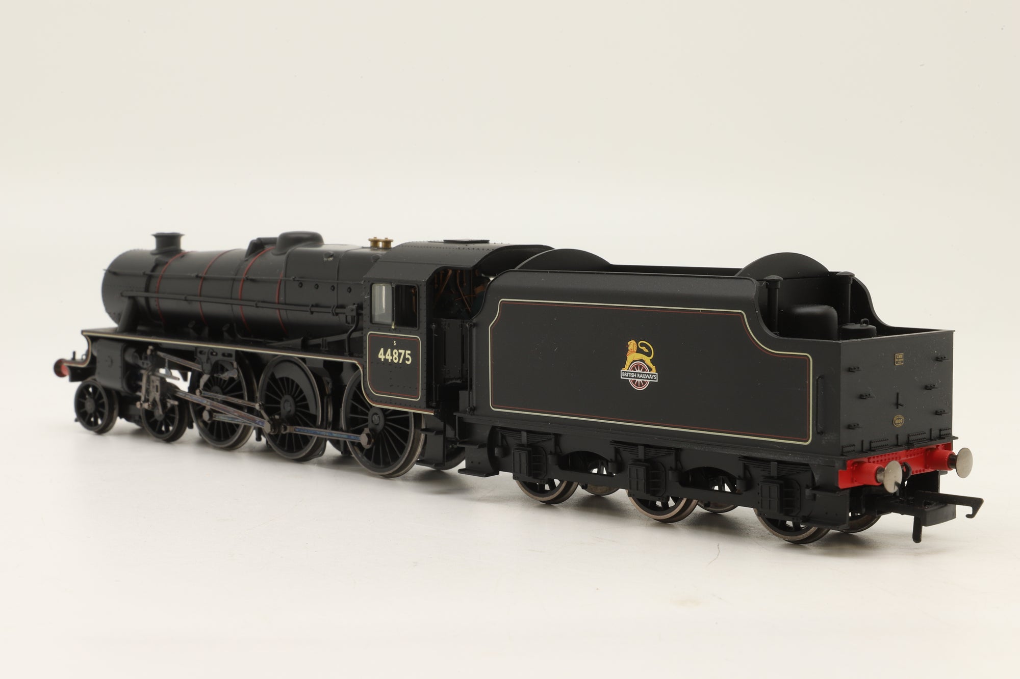 Hornby OO R2804XS 'Black 5' 44875 in BR Black w/ Early Crests – DCC Sound