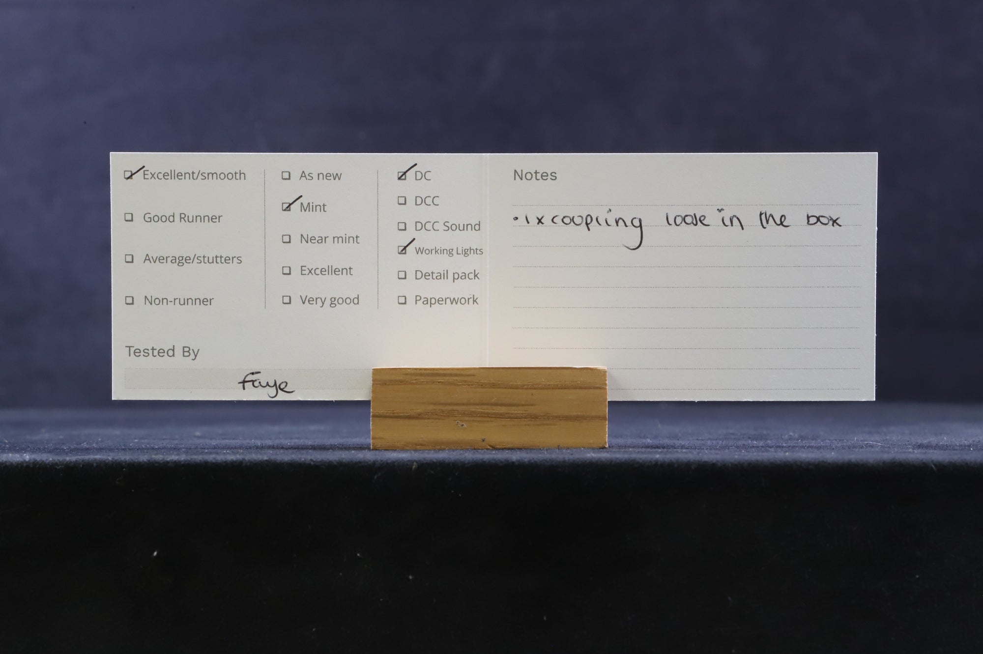 Kato N Gauge Set of 2 Budd Diesel Railcars in Canadian Pacific Livery w/ Wasp Stripe Ends