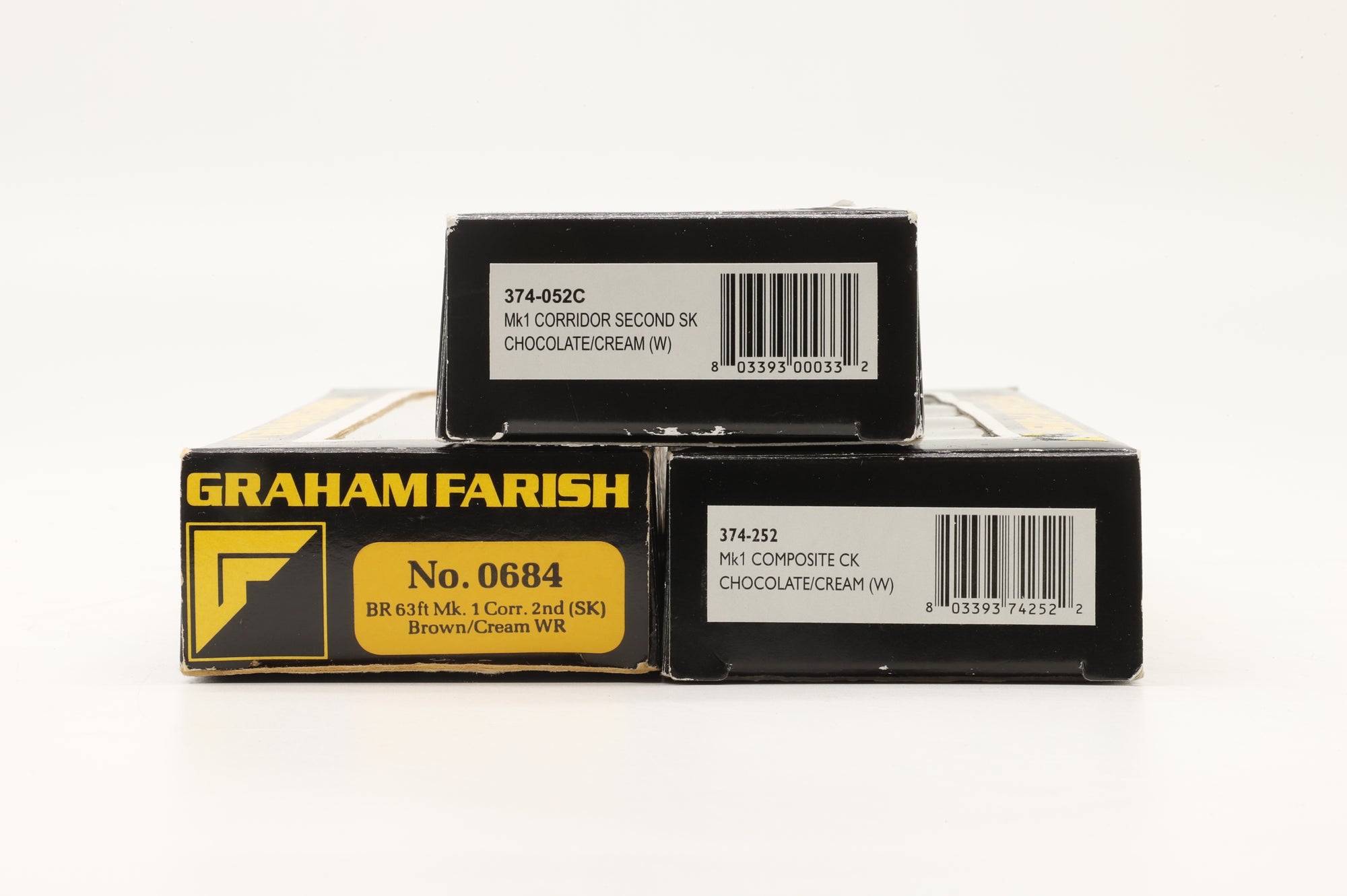 Graham Farish N Rake of 3x Mk1s in BR(W) Choc/Cream
