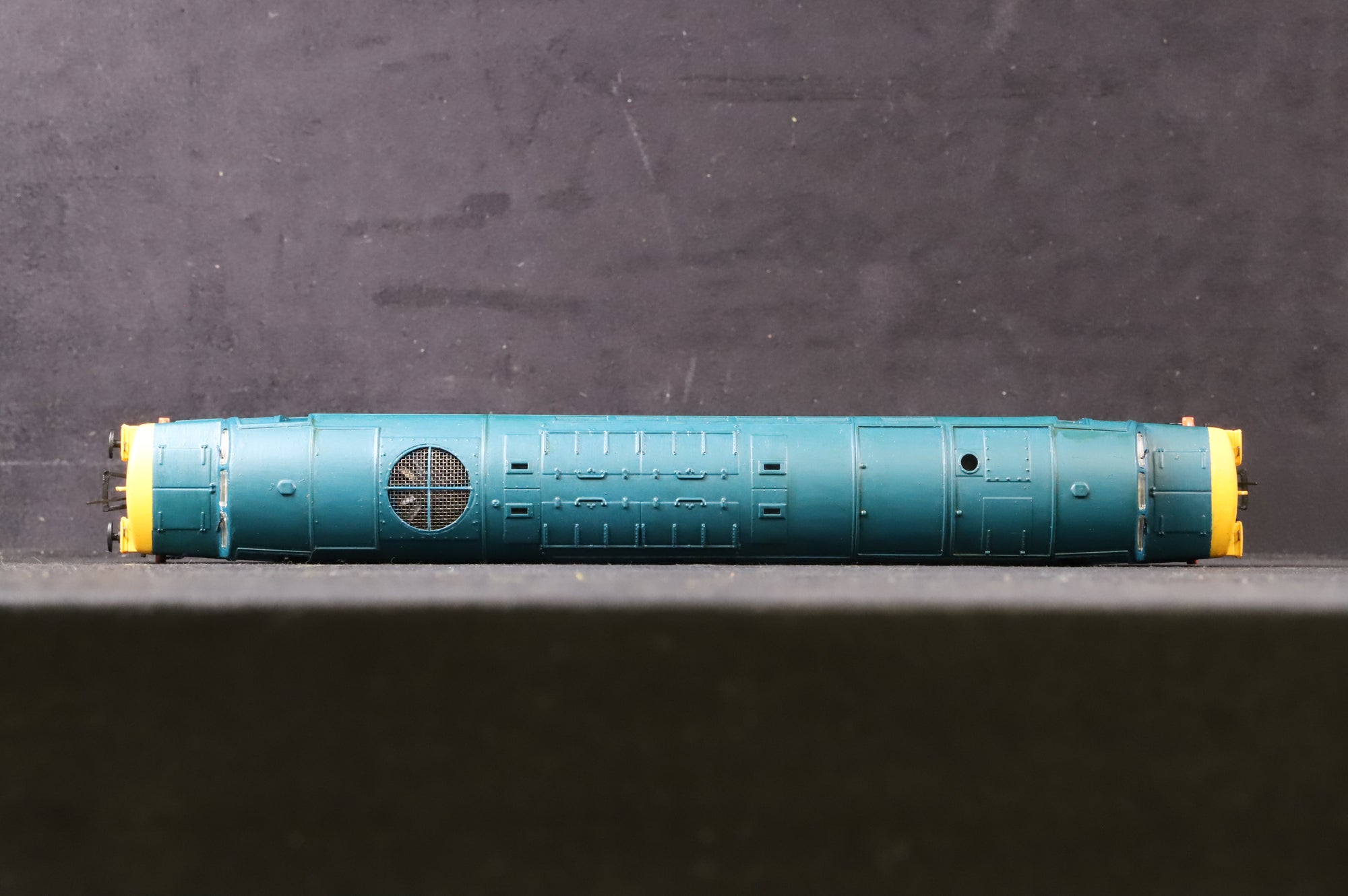 WORKSHOP Bachmann OO Class 40 40139 in BR Blue