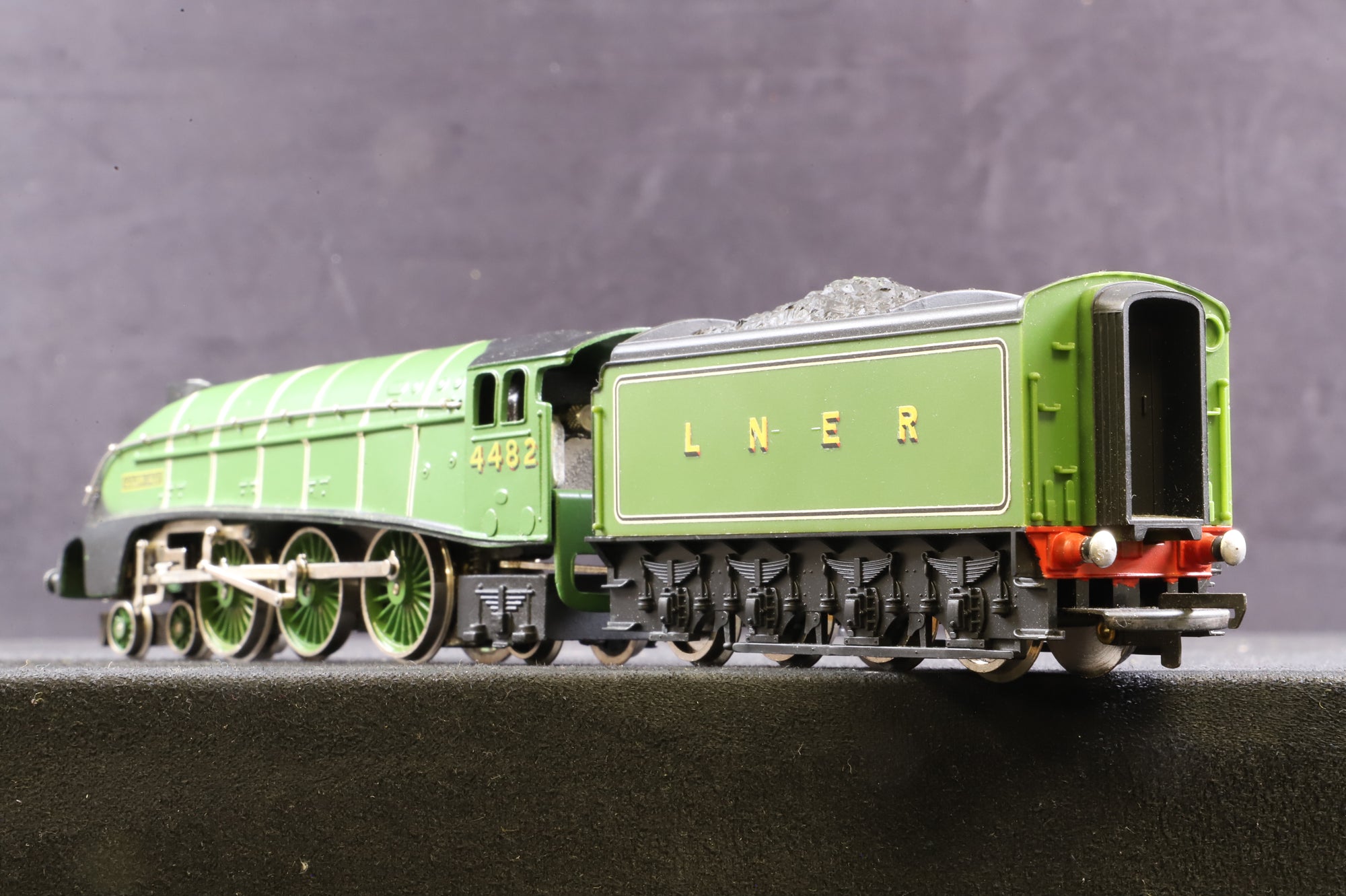 Wrenn OO W2209 4-6-2 Class A4 Golden Eagle