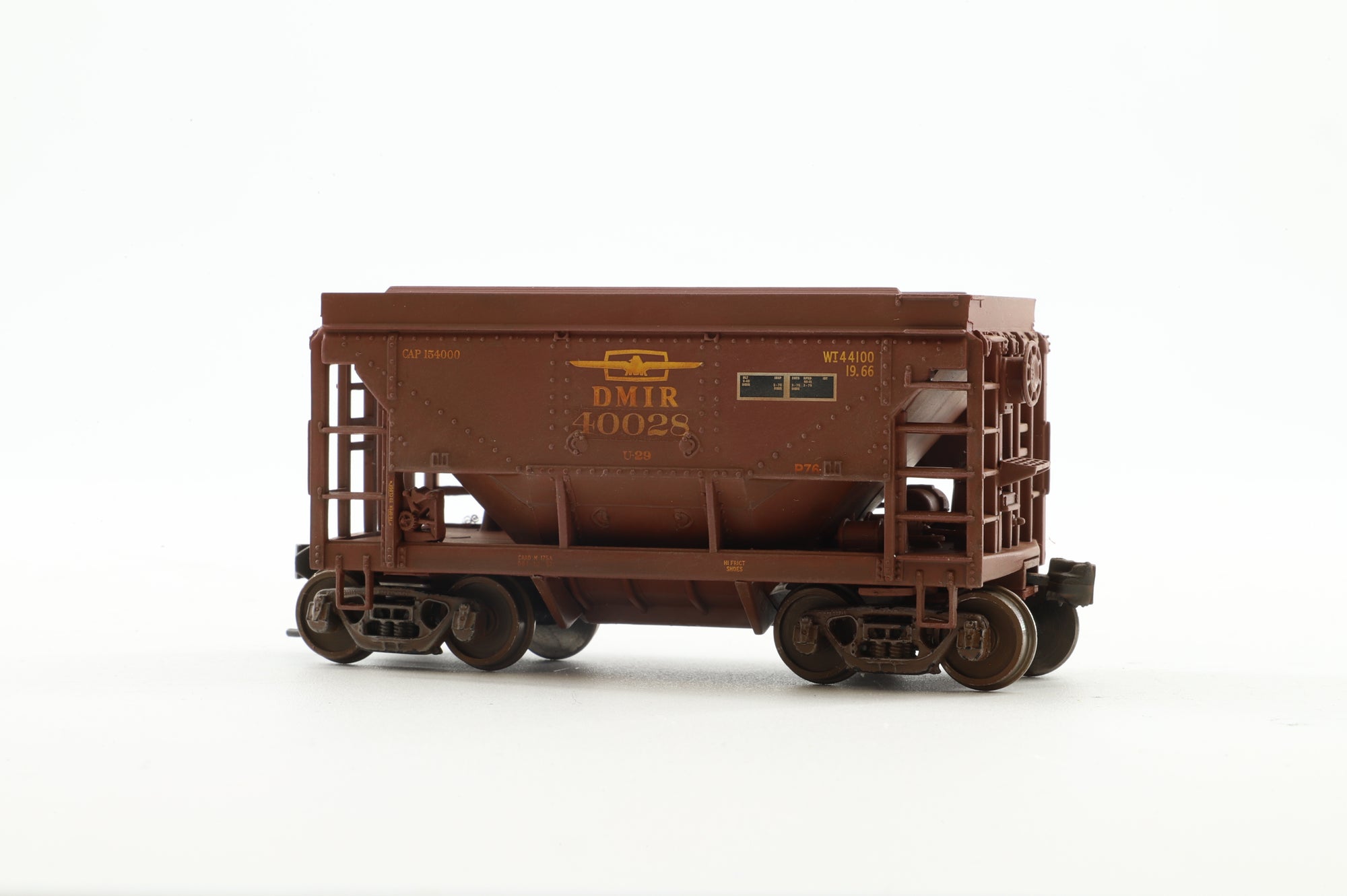Walthers HO 910-58054 4-Pack of 24' MN Taconite Ore Cars in DMIR T-Bird Livery - Pro-Weathered & Renumbered