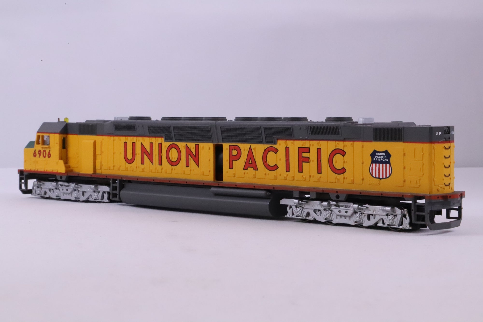 Spectrum HO 81302 EMD DD40AX 16 Wheel Drive Diesel UP '6906'