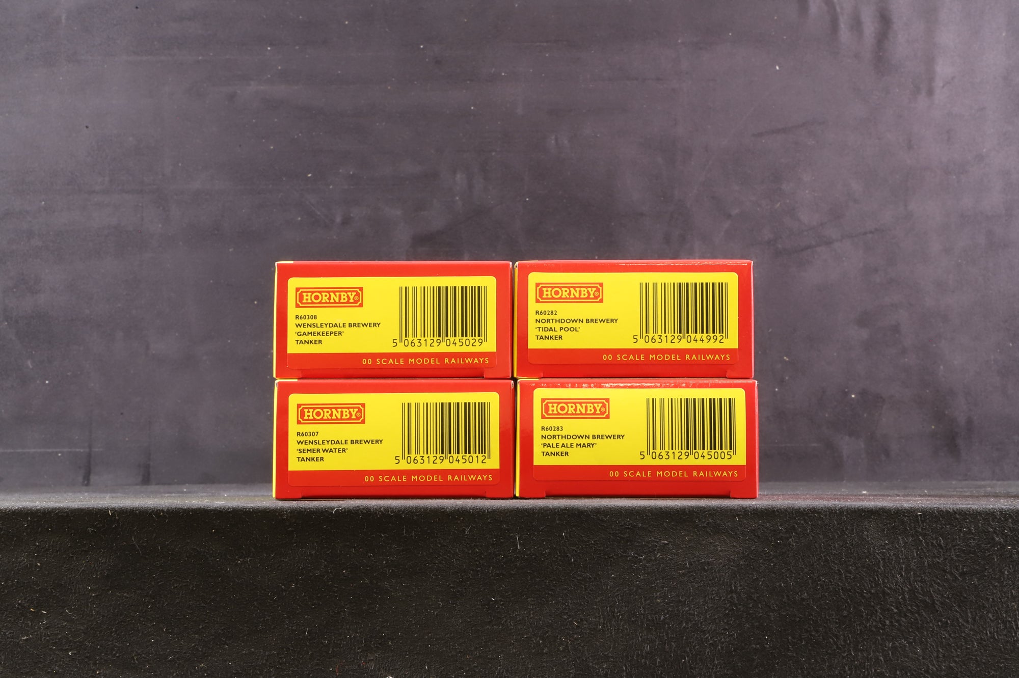 Hornby OO Rake Of 4 Beer Tankers Inc. R60308, R60307, R30282 & R60283