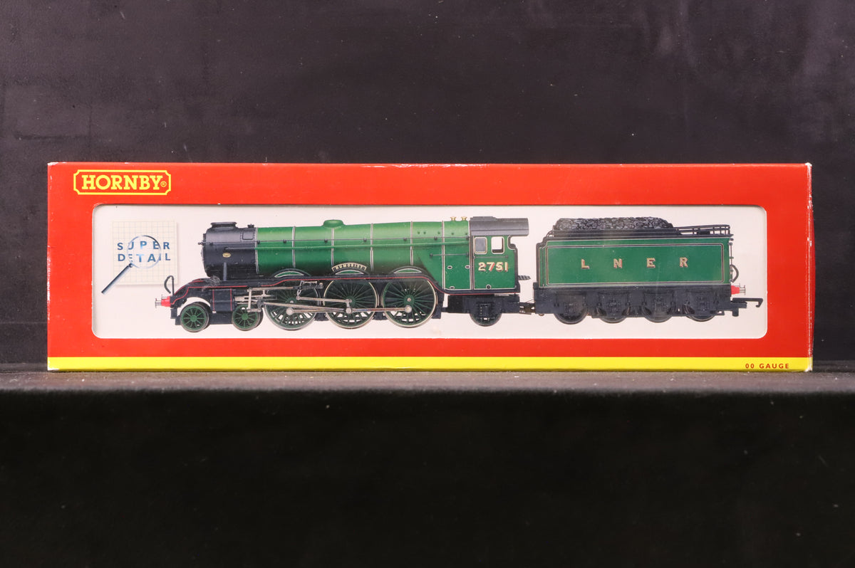 Hornby OO R2265 Class A3 &#39;Humorist&#39; LNER Green