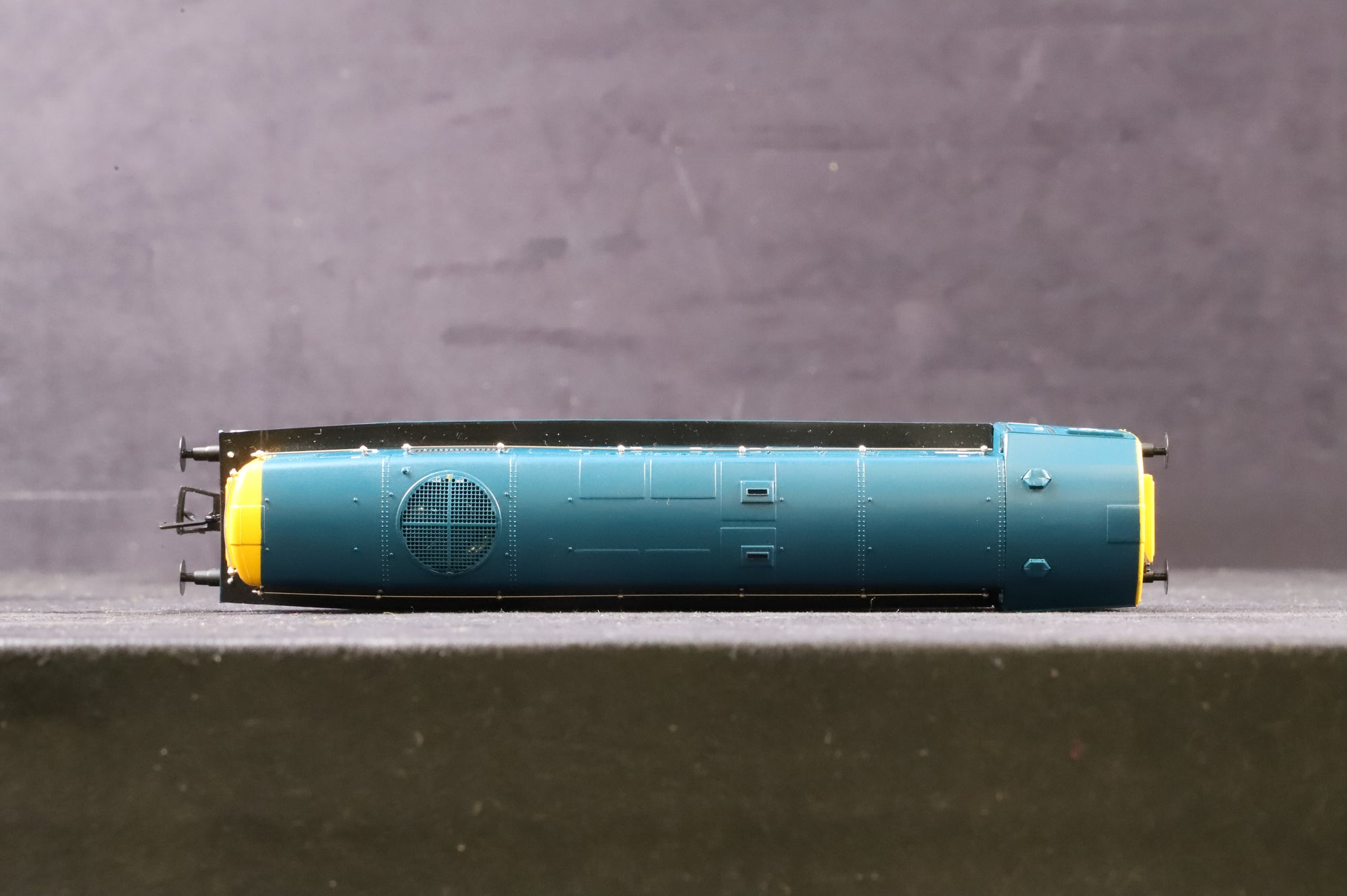 Bachmann OO 32-043DS Class 20 Diesel BR Blue w/Indicator Boxes, DCC Sound