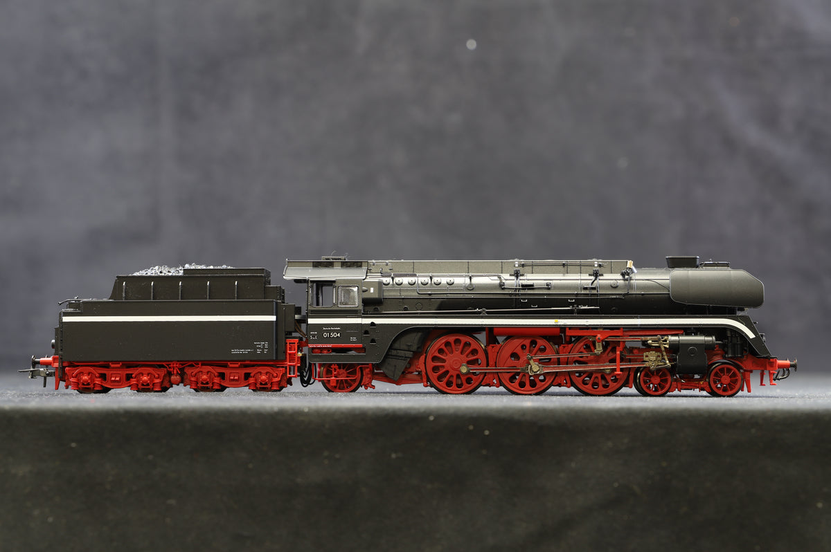 Roco HO 41270 Digital Starter Set w/Steam Loco BR 01.5 &amp; Interzone Train