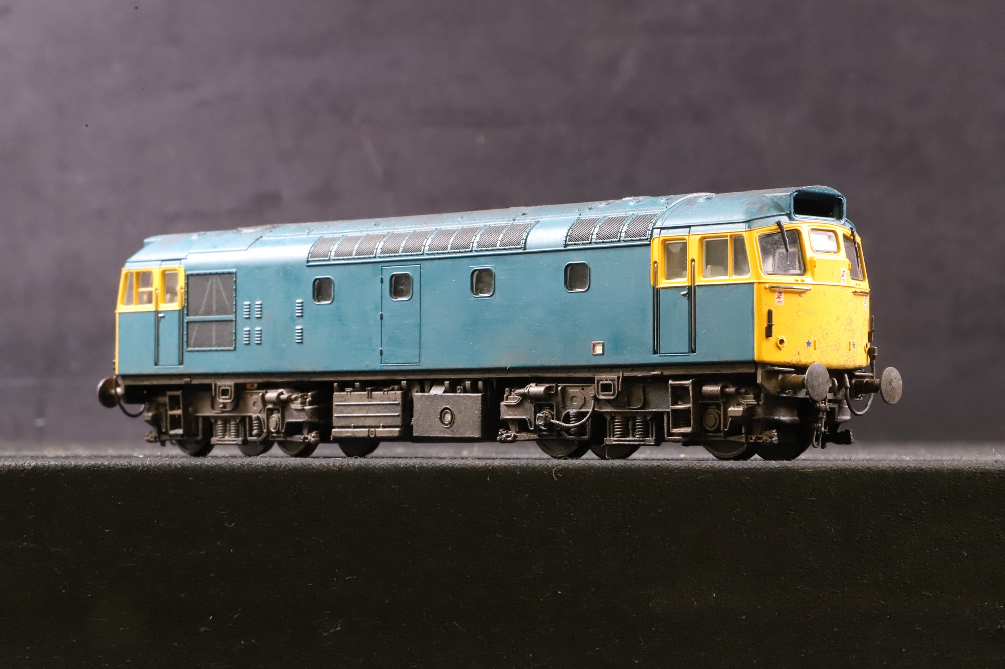 WORKSHOP Heljan OO Class 26 in BR Blue - Non Runner - Weathered