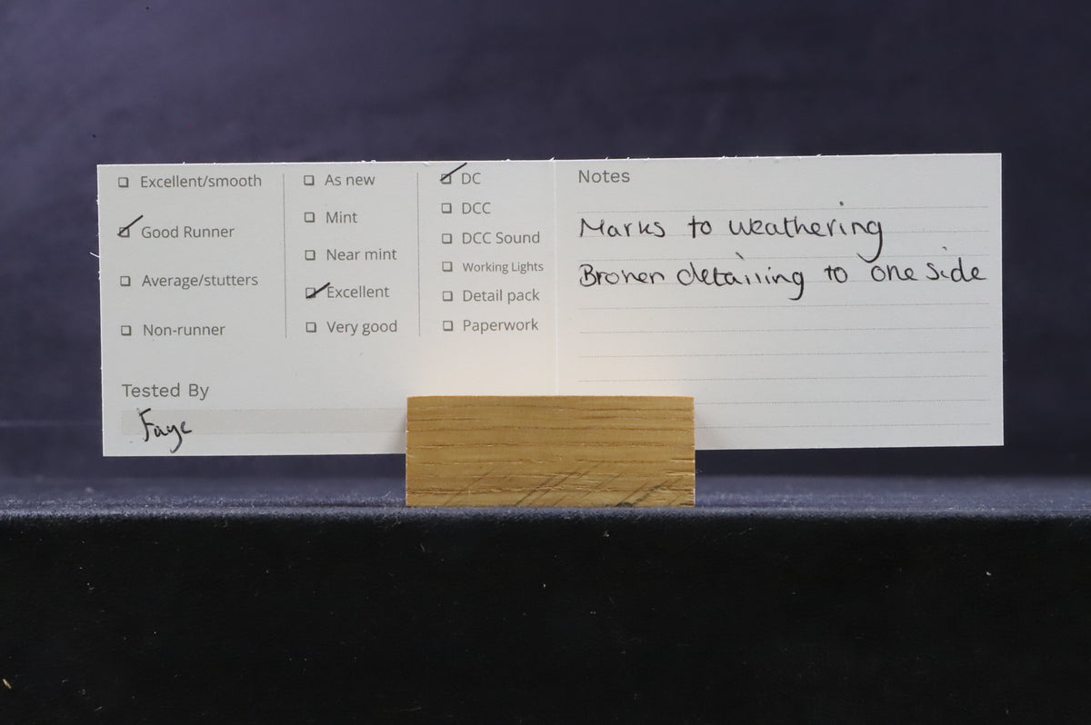 Bachmann OO 32-117 Class 08 D3963 in BR Green w/ Wasp Stripes - Weathered