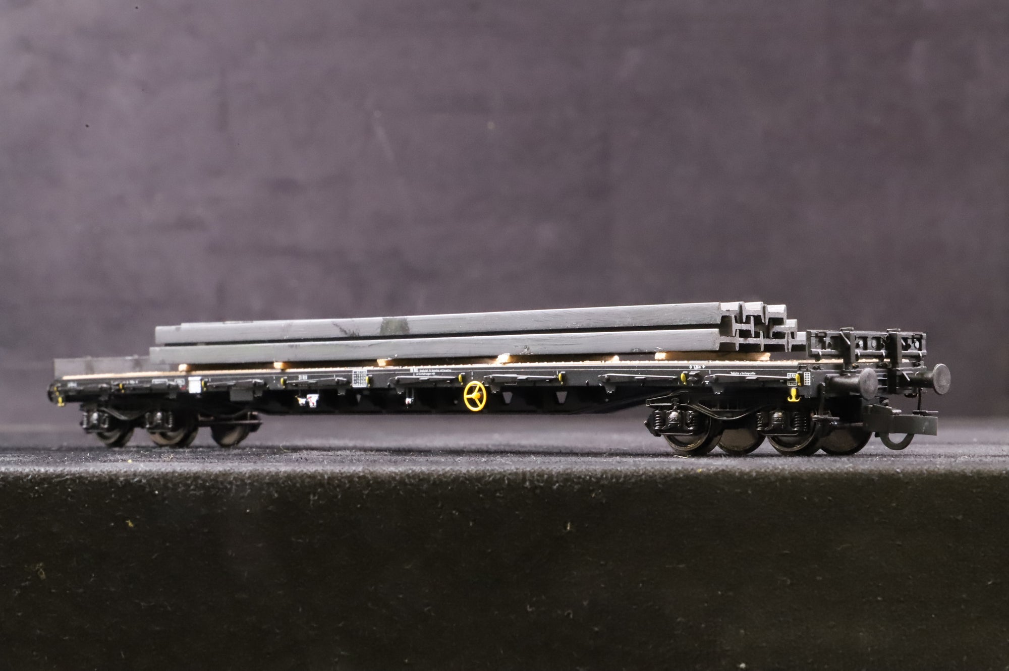 Roco HO Pair of CFL Flat Wagons, Incl. 47766 & 47688