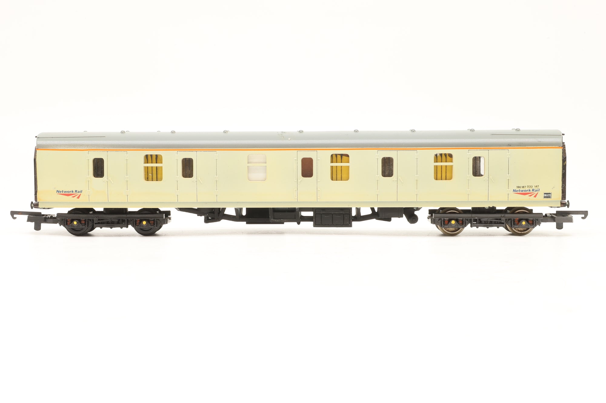 Custom OO Mk1 BG 186187033147 in Network Rail Livery