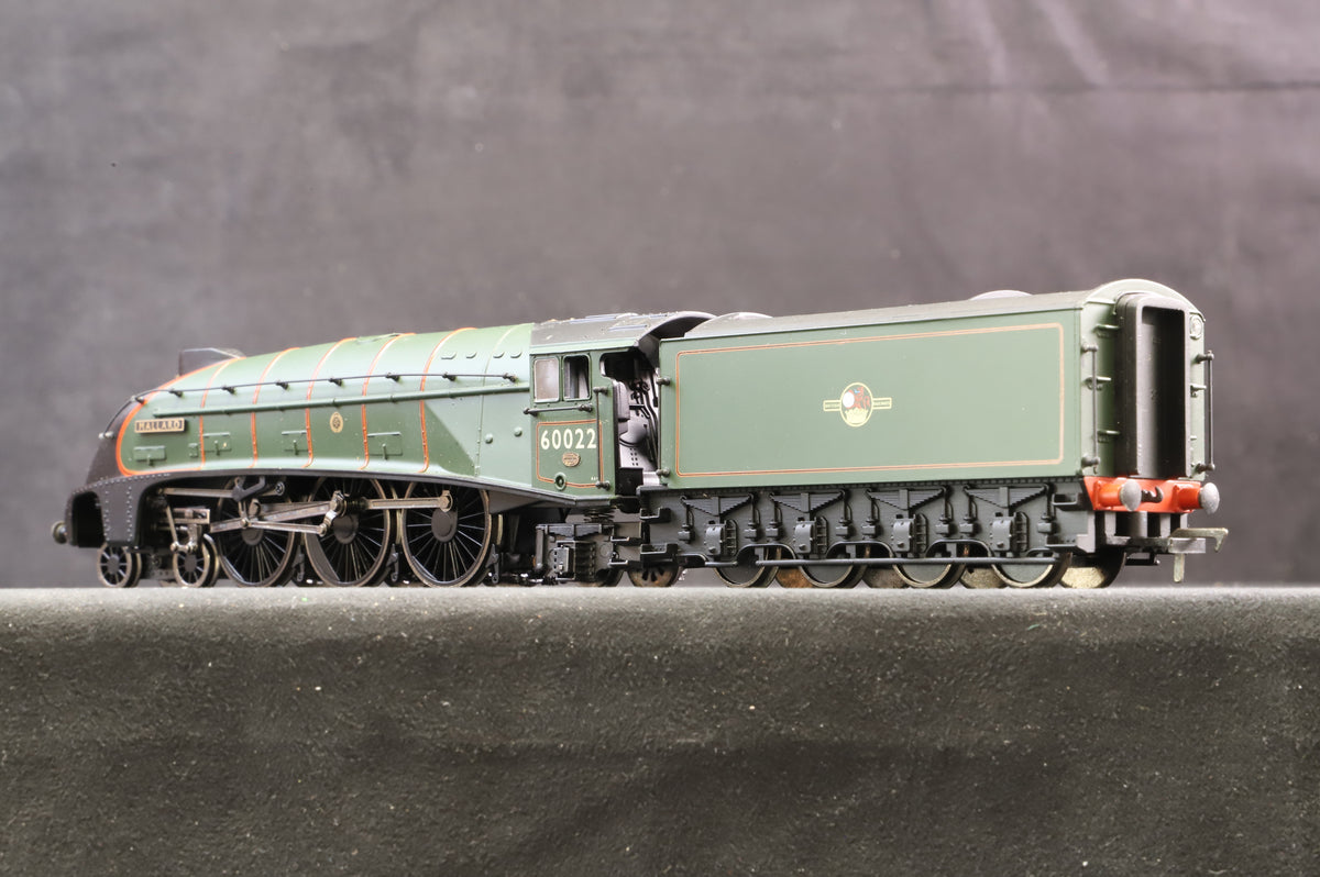 Bachmann OO Set of 2 Class A4 4-6-2 &#39;Mallard&#39;, Ltd Ed. 697/1000