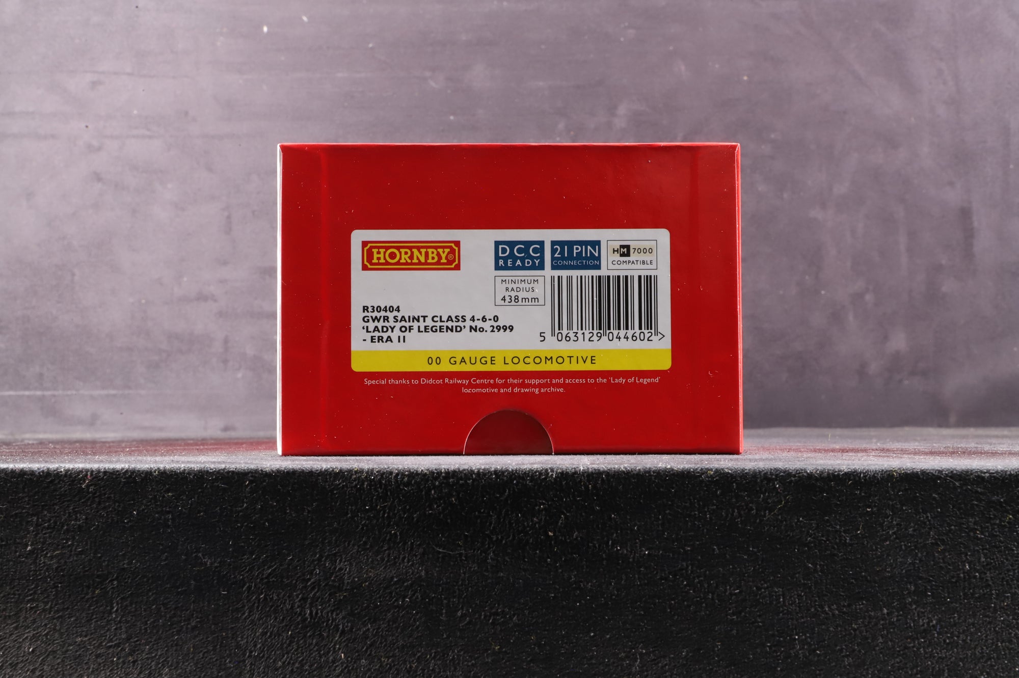 Hornby OO R30404 GWR Saint Class '2999' 'Lady Of Legend' GWR Green