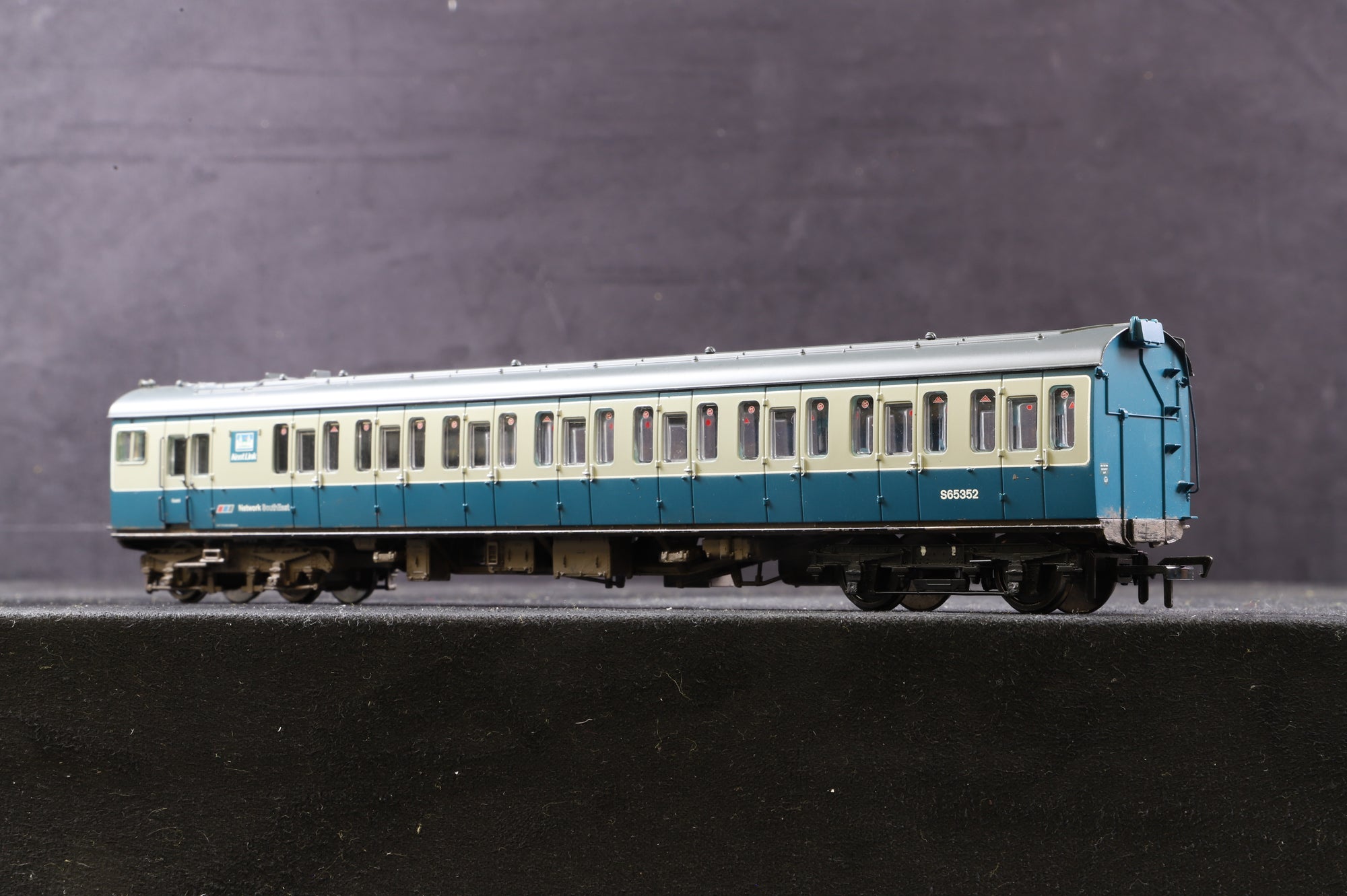 Bachmann OO 31-377 Class 416 2EPB 2 Car EMU No.6238 in BR/NSE Blue/Grey Livery - Weathered