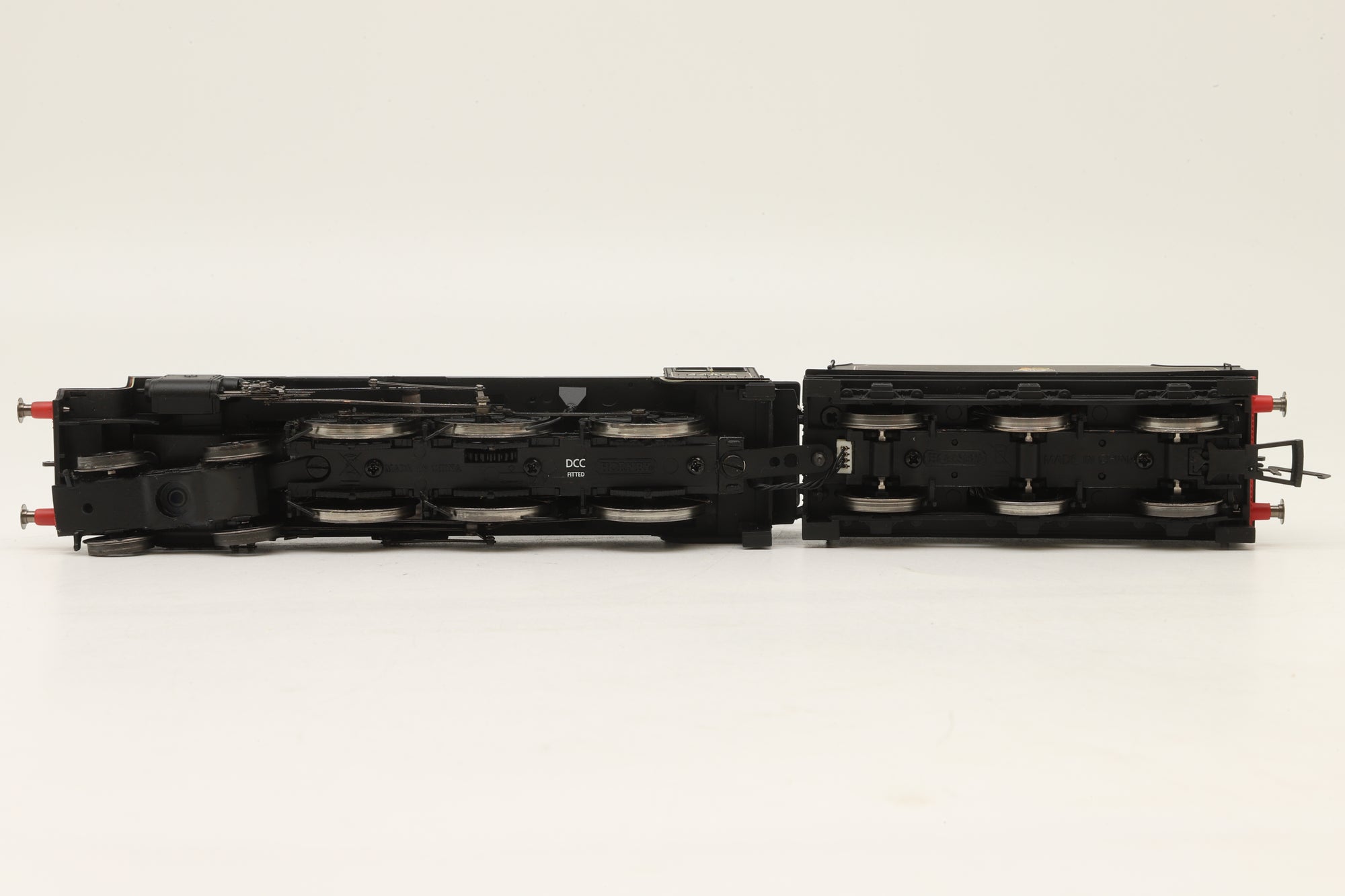 Hornby OO R2804XS 'Black 5' 44875 in BR Black w/ Early Crests – DCC Sound