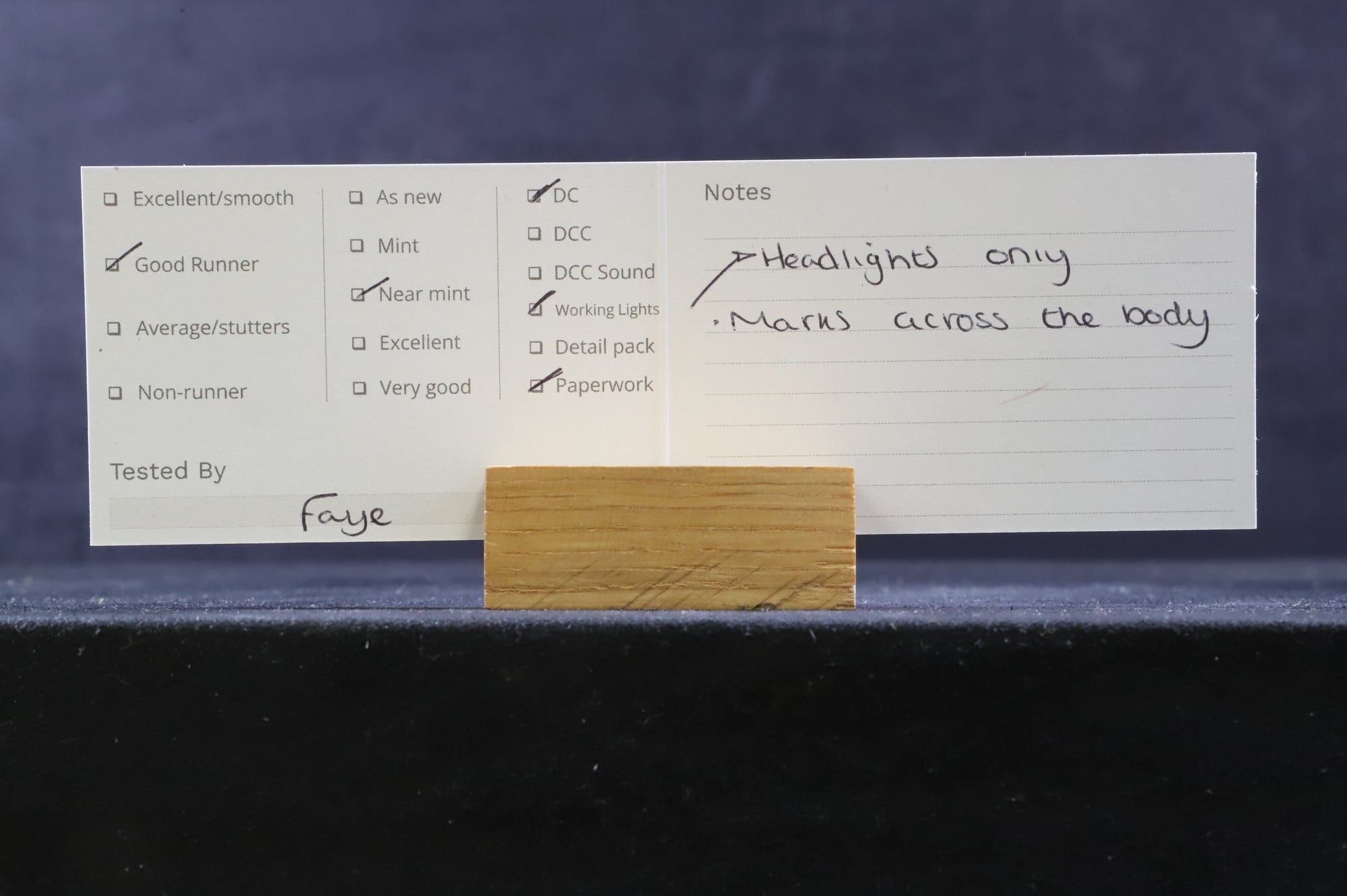 Fleischmann HO 4231 BR 212 2121812 in DB Crimson