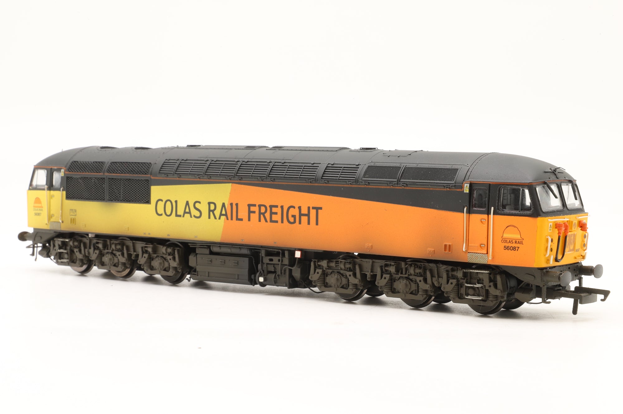 Hornby OO Class 56 56087 in Colas Rail Livery – DCC Sound & Weathered