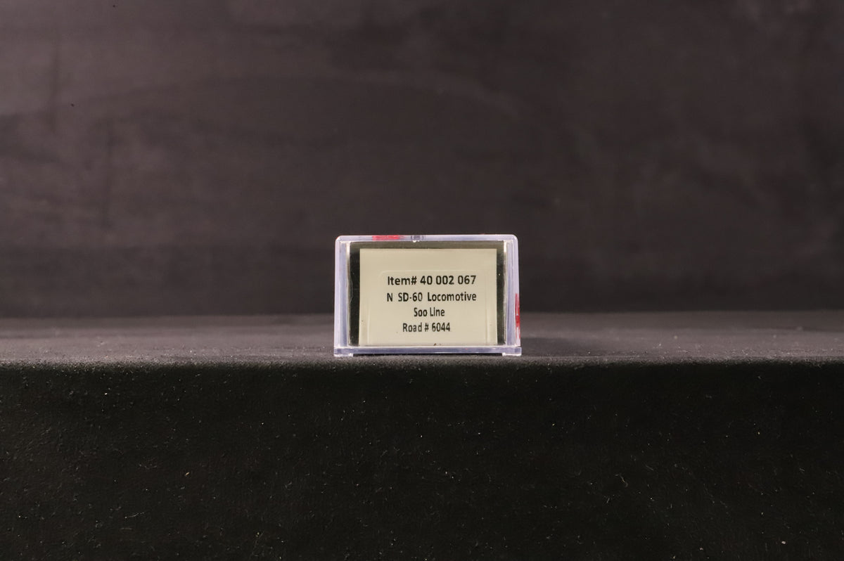 Atlas N Gauge 30002067 SD-60 Diesel Locomotive 6044 in SOO Livery