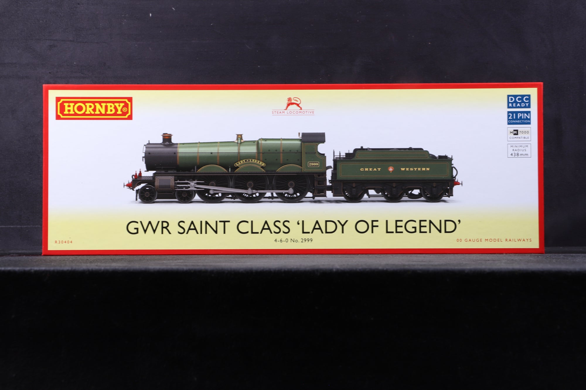 Hornby OO R30404 GWR Saint Class '2999' 'Lady Of Legend' GWR Green