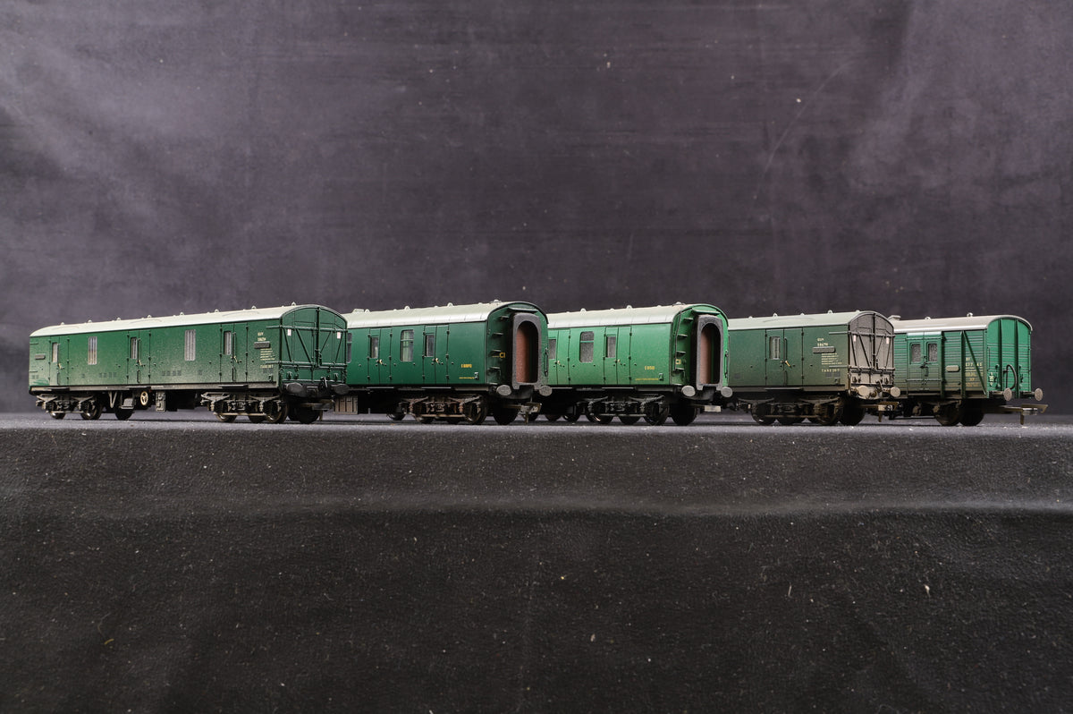 Hornby/ Bachmann OO Rake Of 5 Parcels Coaches