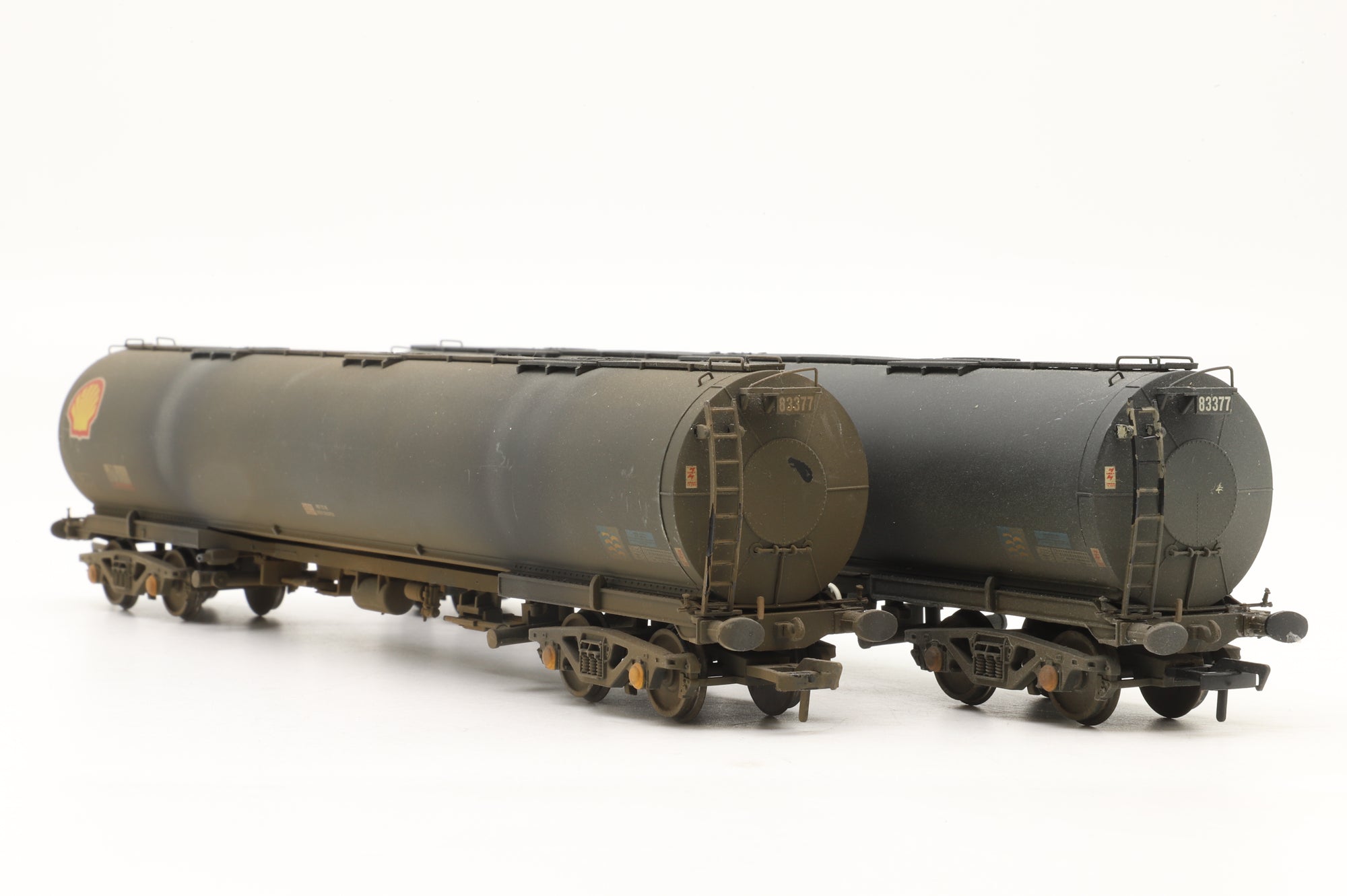 Bachmann OO Rake Of 2 TEA Bogie Tank Wagons Weathered Inc. 38-110A & 38-222